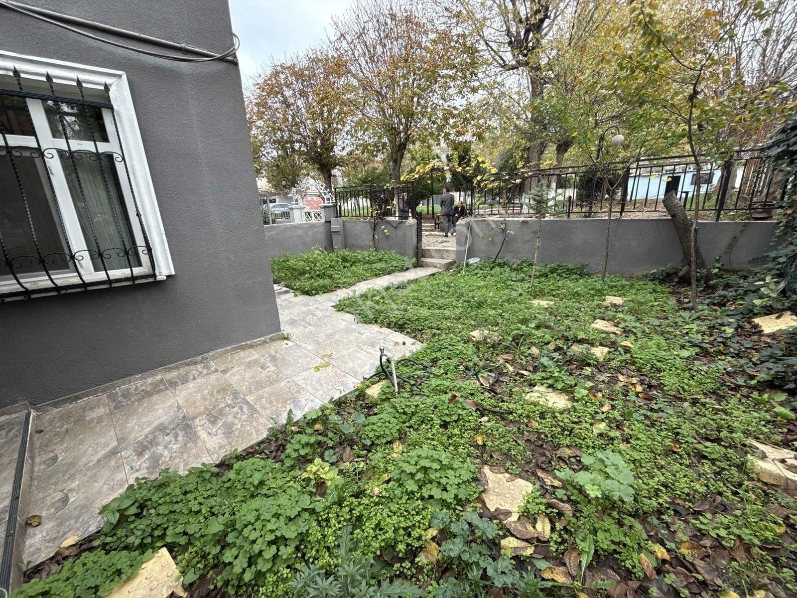 Bahçelievlerde Site İçinde Bahçeli 2 Katlı Satılık Müstakil Ev - Görsel 9