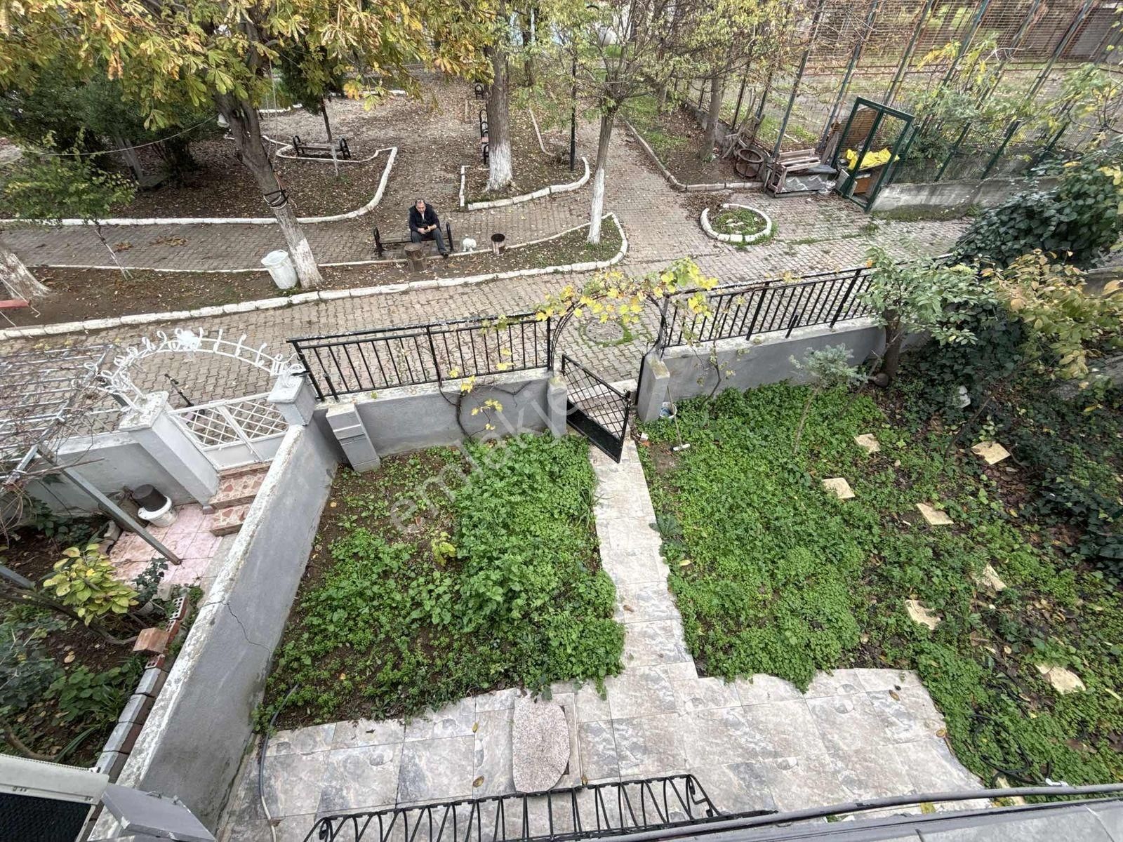 Bahçelievlerde Site İçinde Bahçeli 2 Katlı Satılık Müstakil Ev - Görsel 27