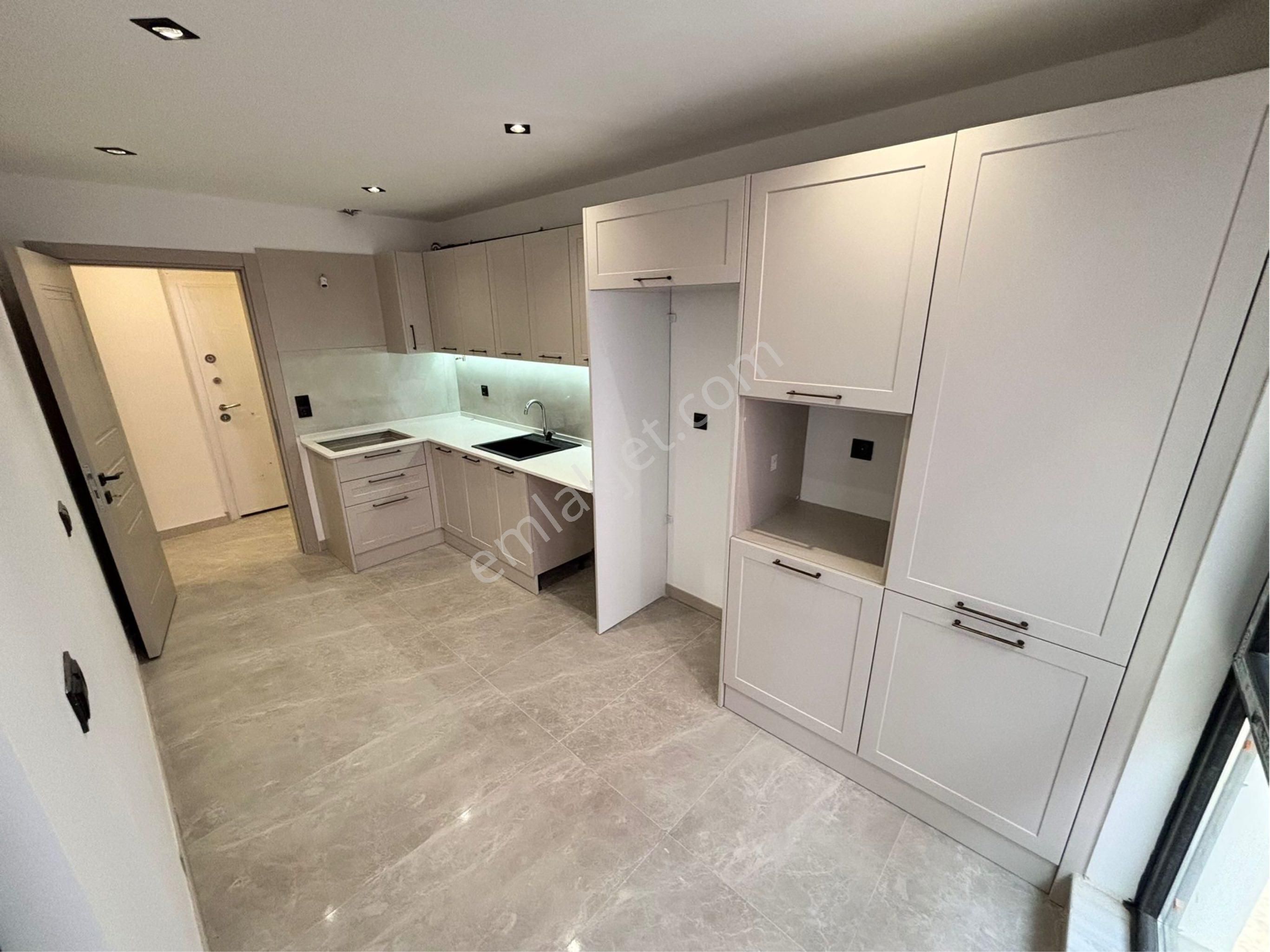 Kayalık Cadde Mevkili Sıfır Yerden Isıtmalı Satılık Daire