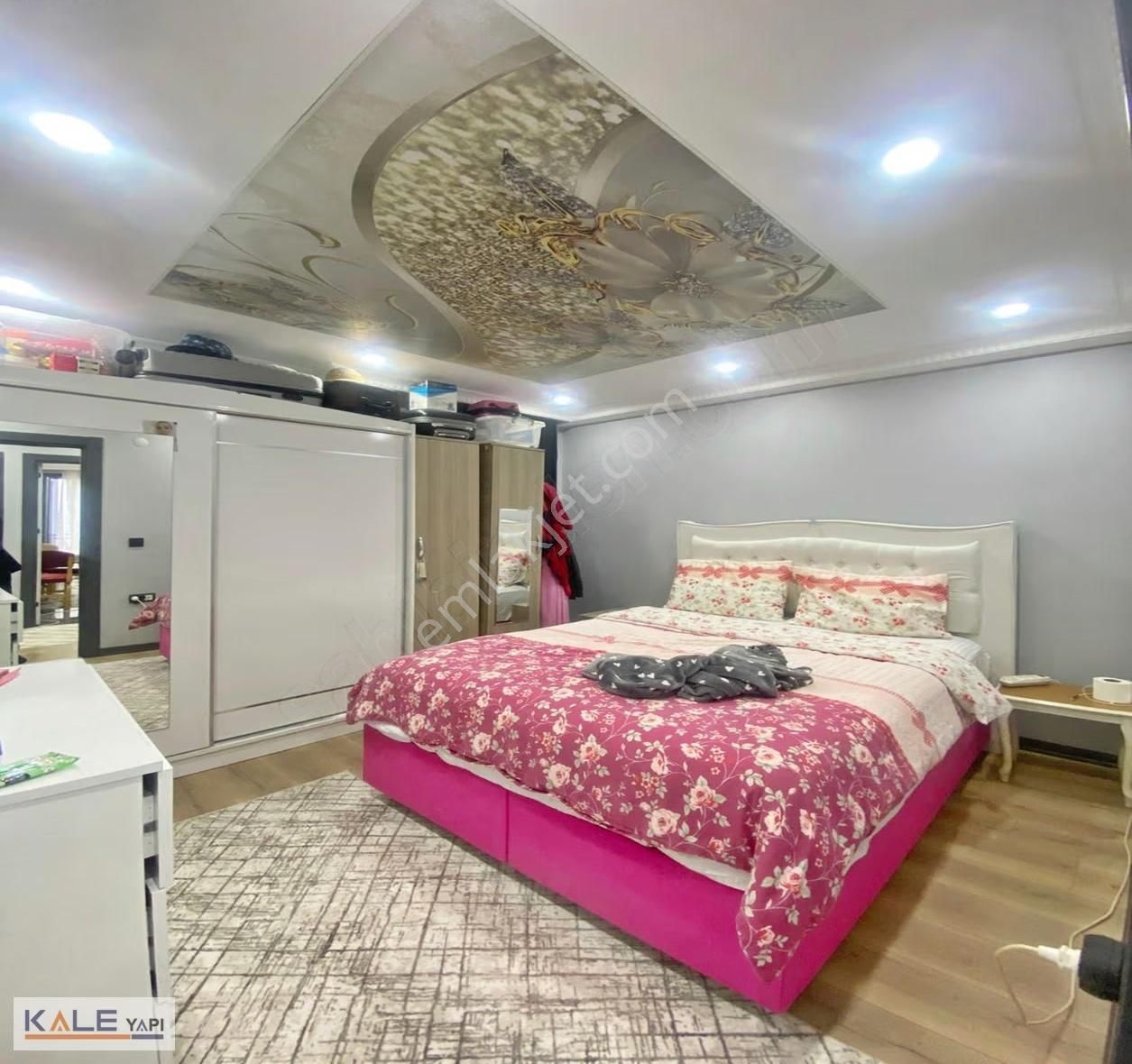 Metrobüs Güzergahında Merkezi Konumlu Lüks Arakat Daire