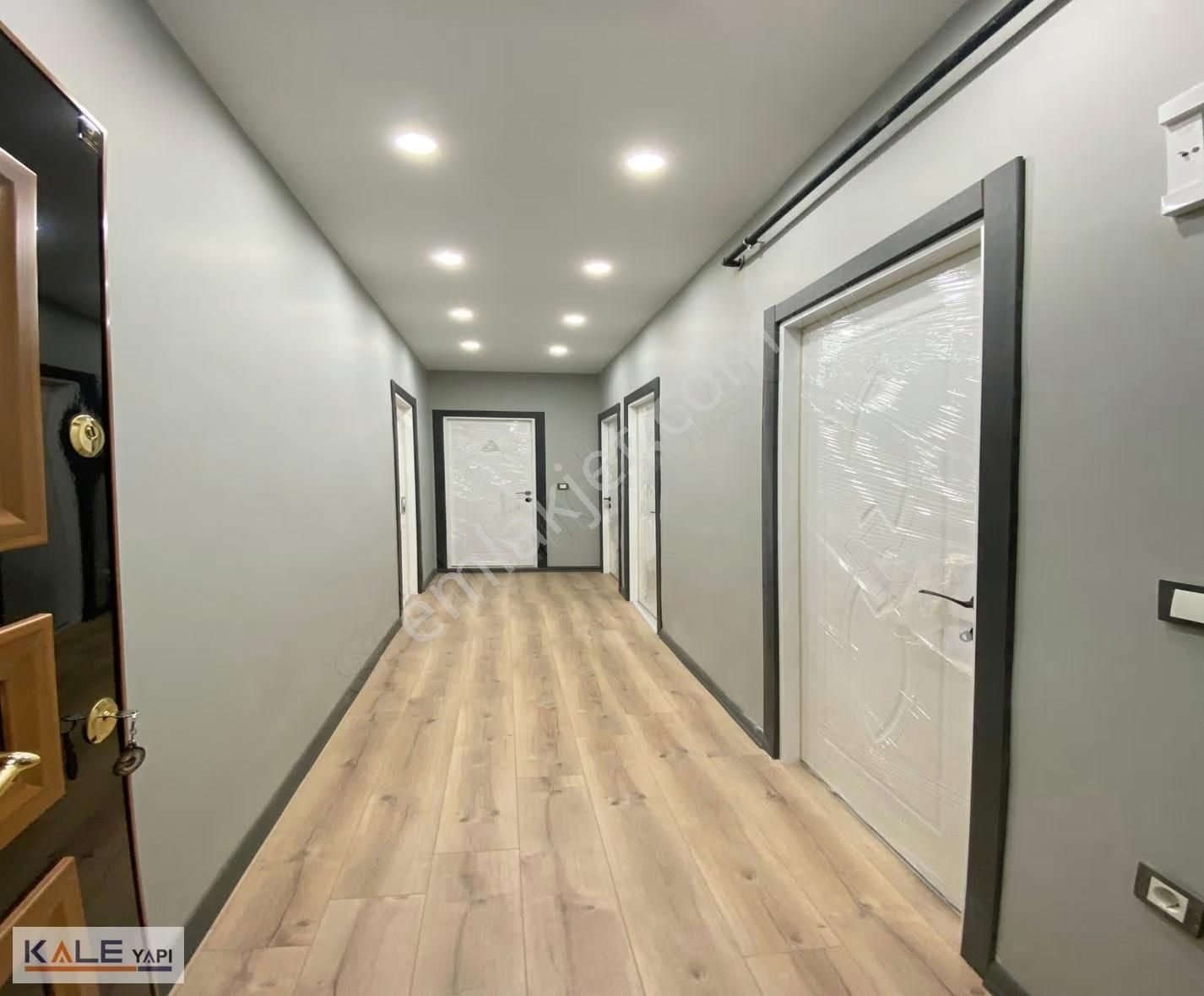 Kale Yapıdan Ulaşıma Yakın Krediye Uygun Lüks Daire - Görsel 15