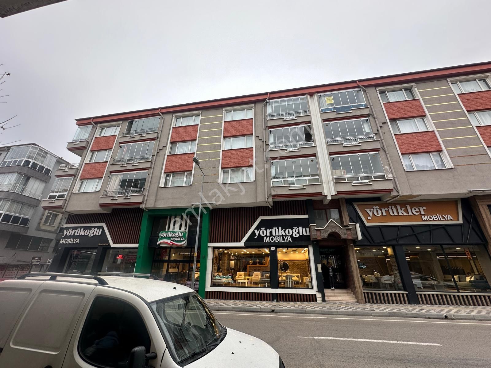 Afyon Üçok Emlaktan Mecidiye Mah Mah Satılık 3+1 Temiz Bakımlı Daire