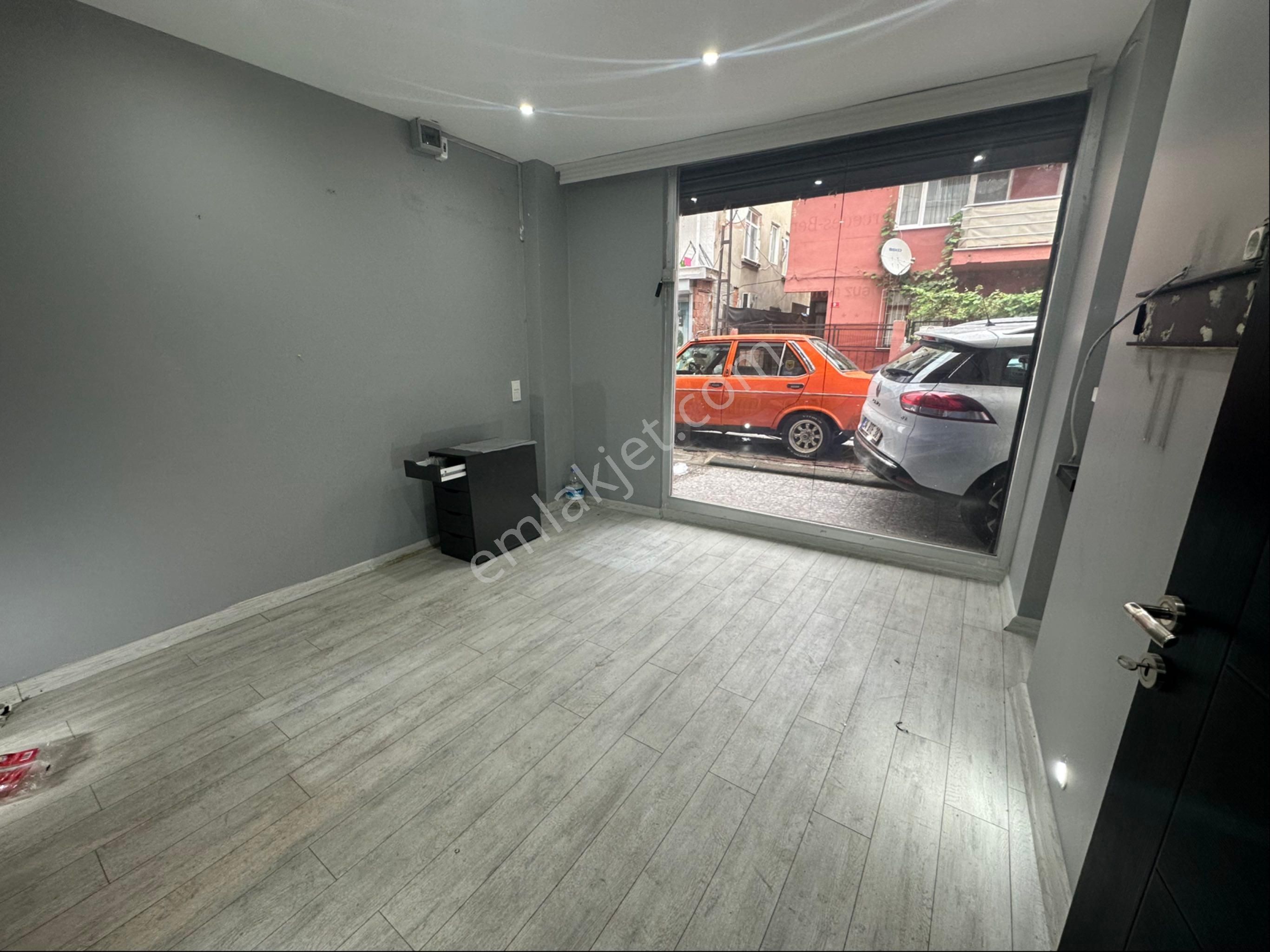 Acıbadem Ünıversıte Yakını 20 M2 Ön Kullanımlı Dükkan,ofis - Görsel 11