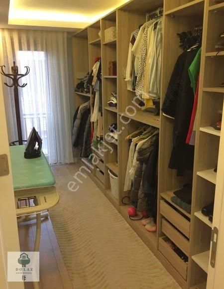 Zekeriyaköy'de Yenilenmiş Kiracısız Ufku Açık 4+2 Satılık Villa - Görsel 14