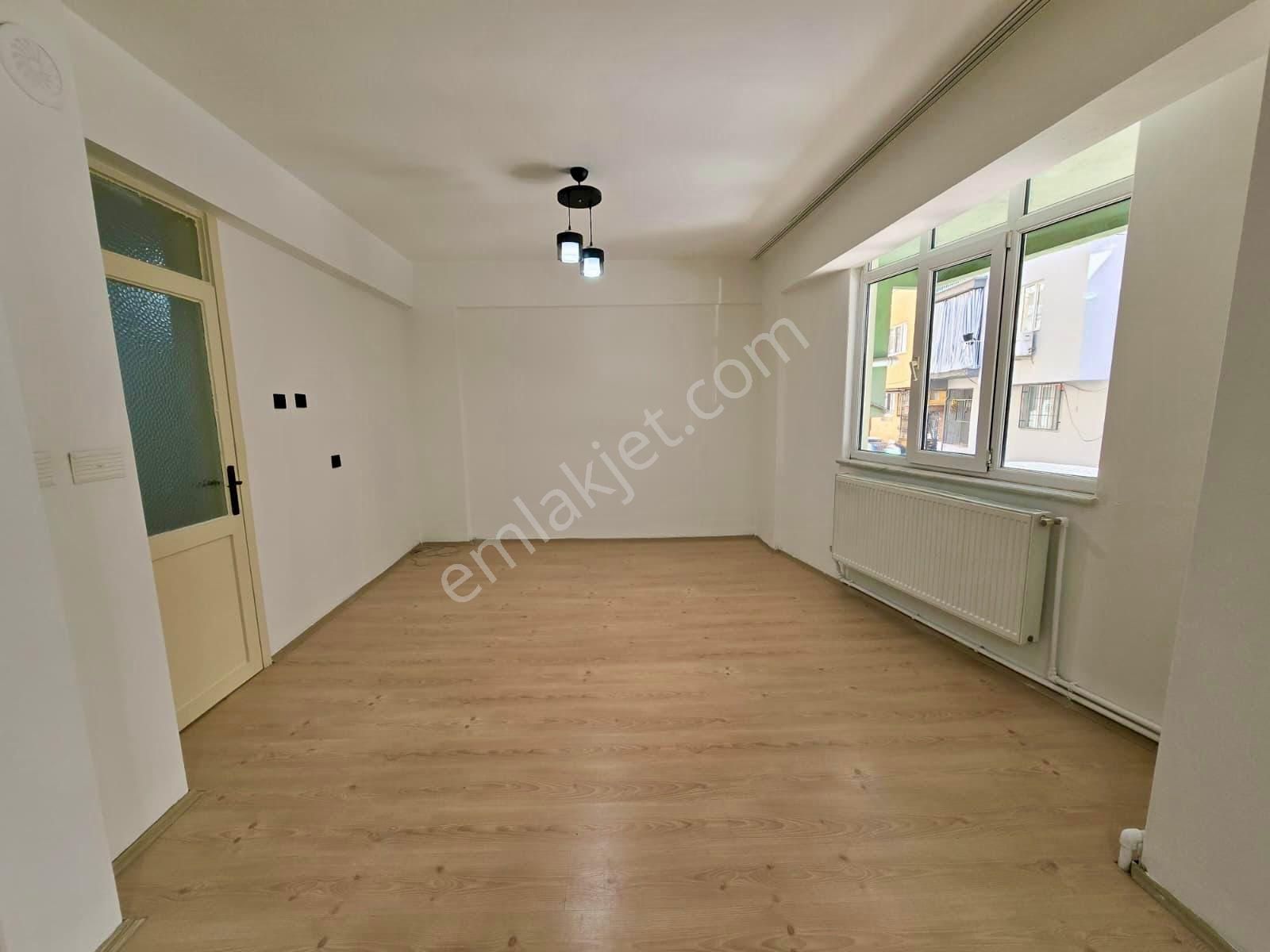 Kaplanlarda 175m2 3+1 Çift Balkonlu İçi Yenilendi Satılık Daire - Görsel 7