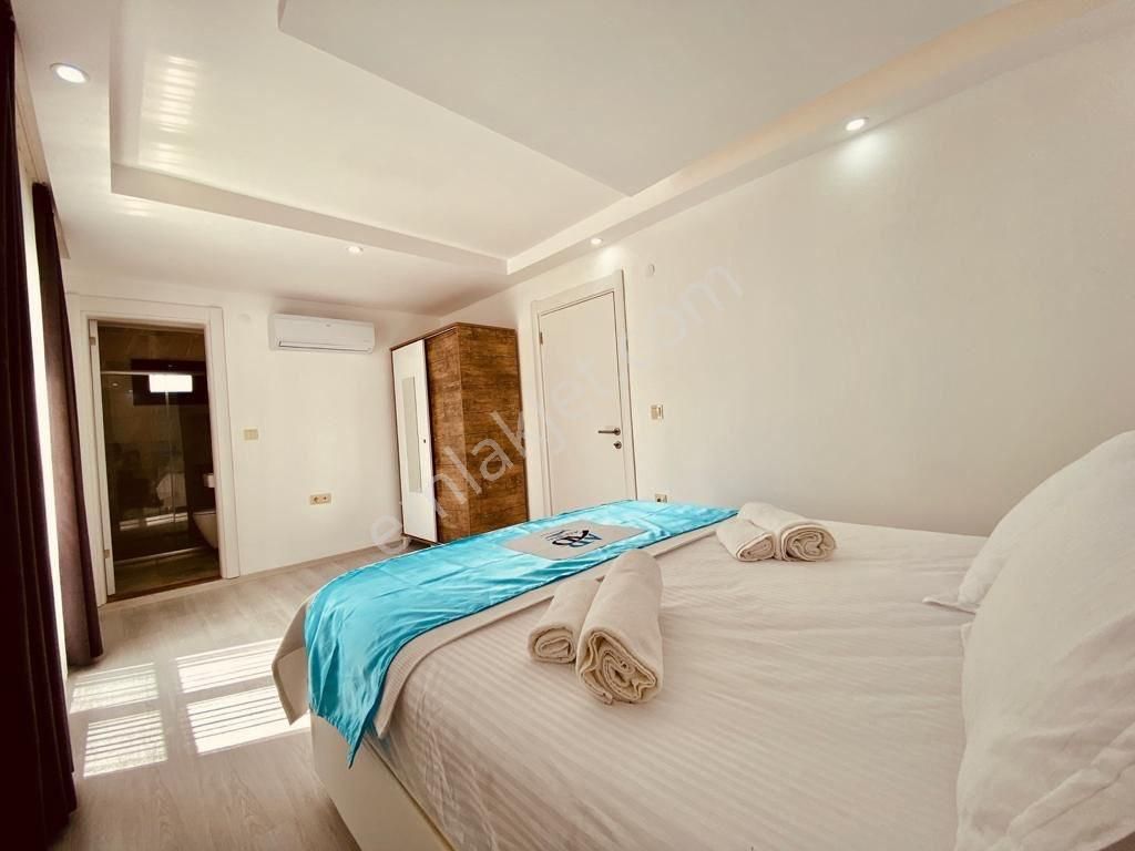 Tek Müstakil Özel Havuz’lu Villa Alt Katda Odası Var - Görsel 25