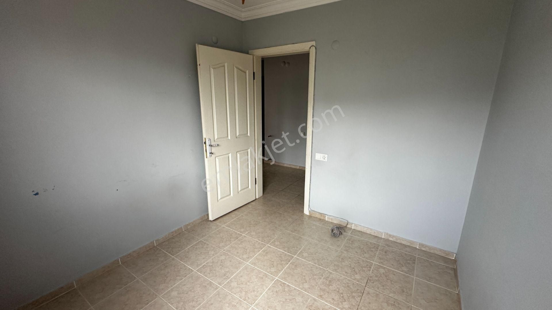 Ege Mahallesi Osmanbey Sitesinde Kiralık 3+1 Daire - Görsel 12