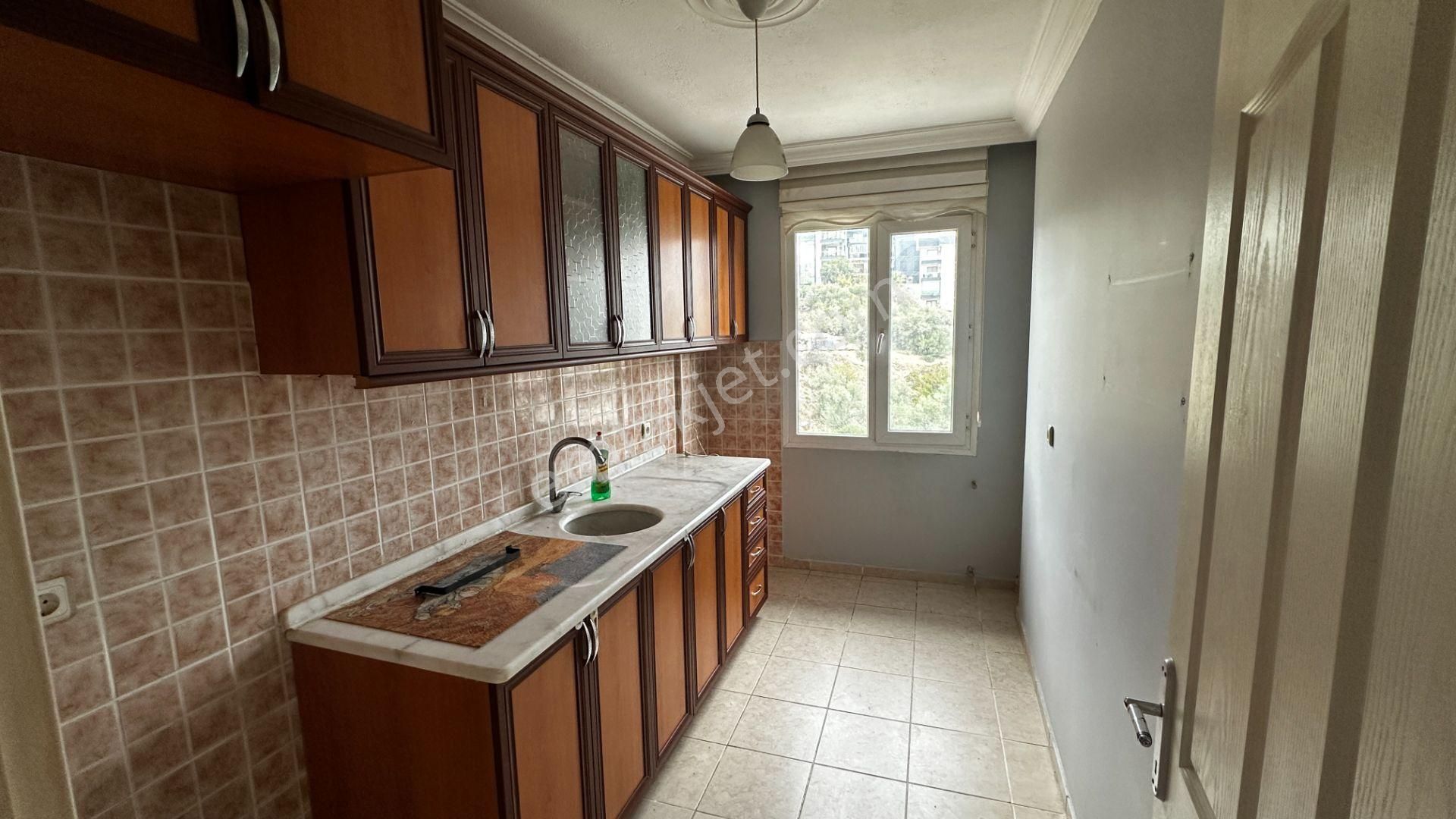 Ege Mahallesi Osmanbey Sitesinde Kiralık 3+1 Daire - Görsel 9