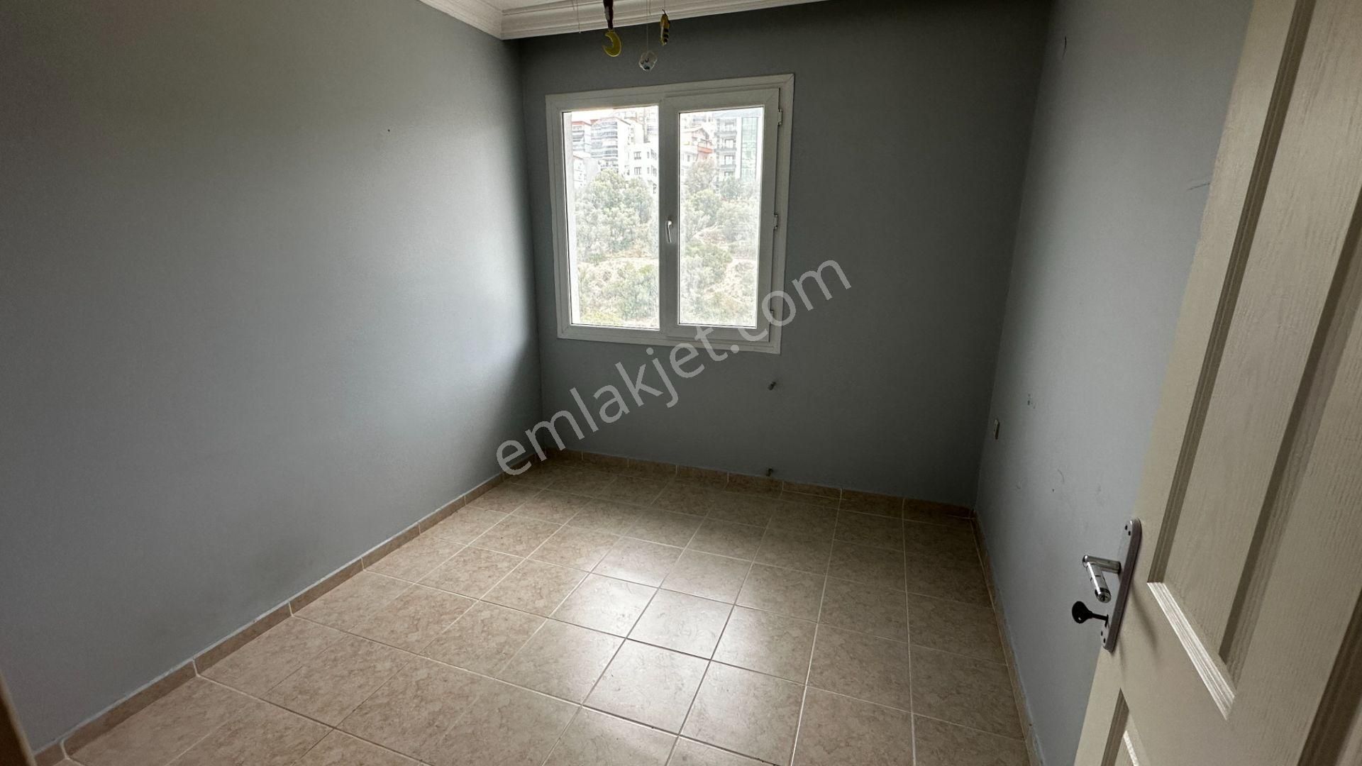 Ege Mahallesi Osmanbey Sitesinde Kiralık 3+1 Daire - Görsel 13