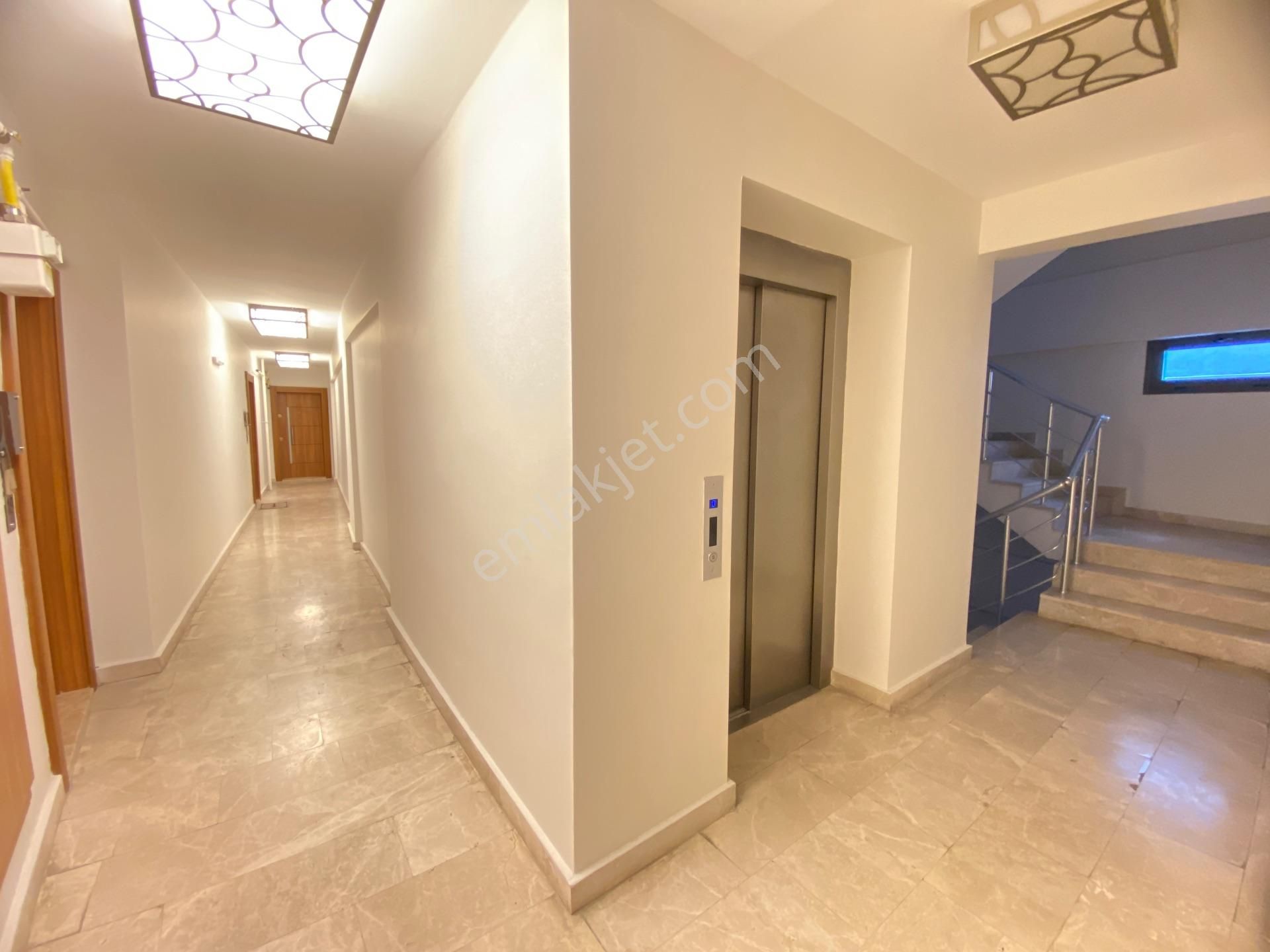 İzmir Bornova Süvari Caddesinde Kiralık Geniş 2+1 - Görsel 32