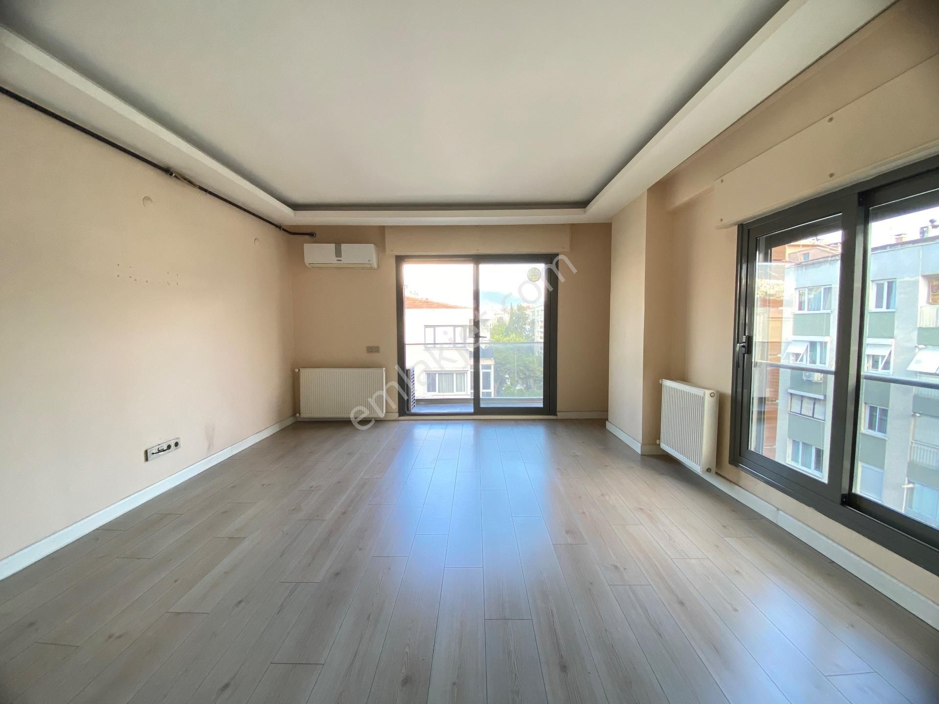 İzmir Bornova Süvari Caddesinde Kiralık Geniş 2+1 - Görsel 3