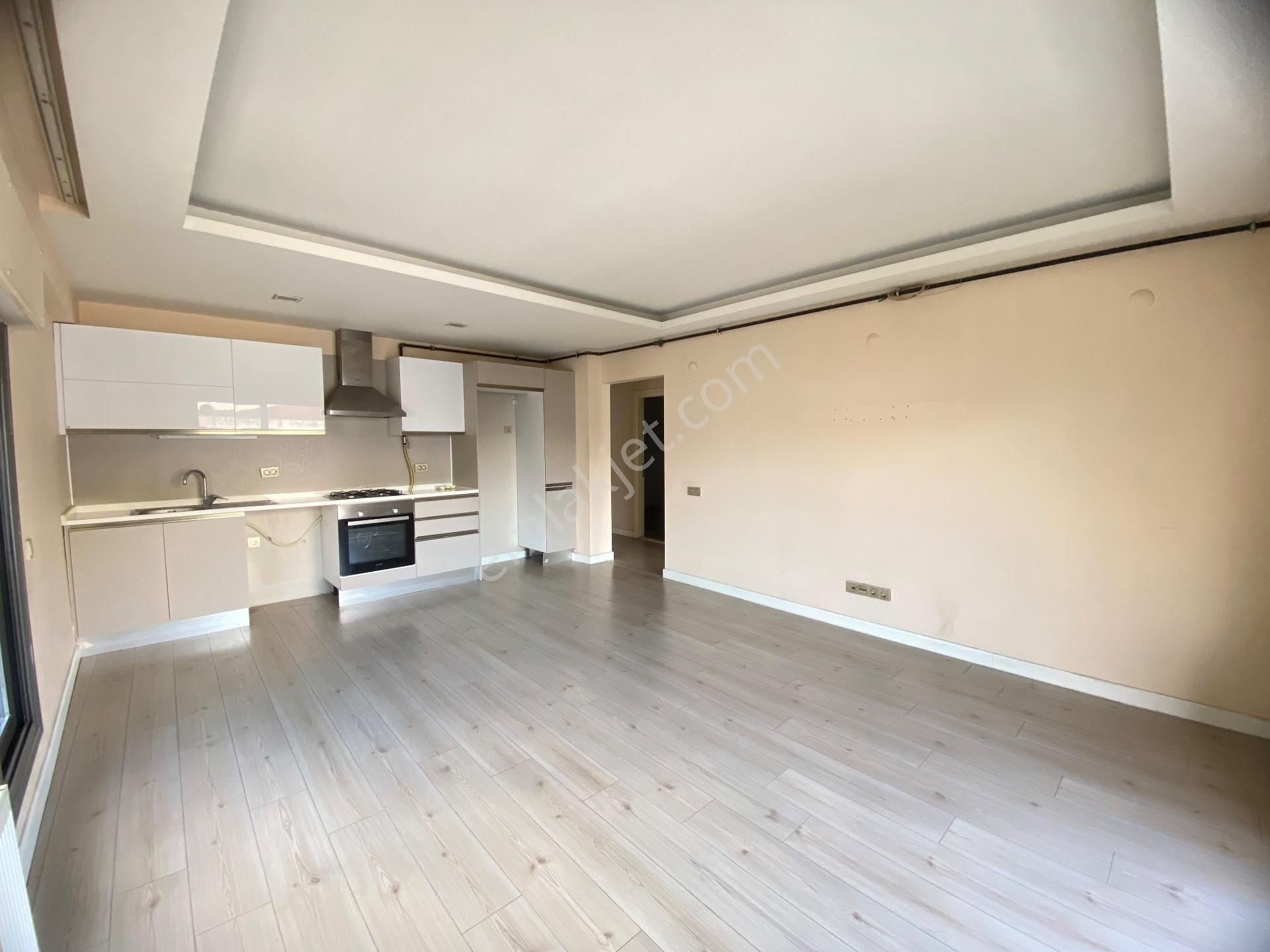 İzmir Bornova Süvari Caddesinde Kiralık Geniş 2+1 - Görsel 7