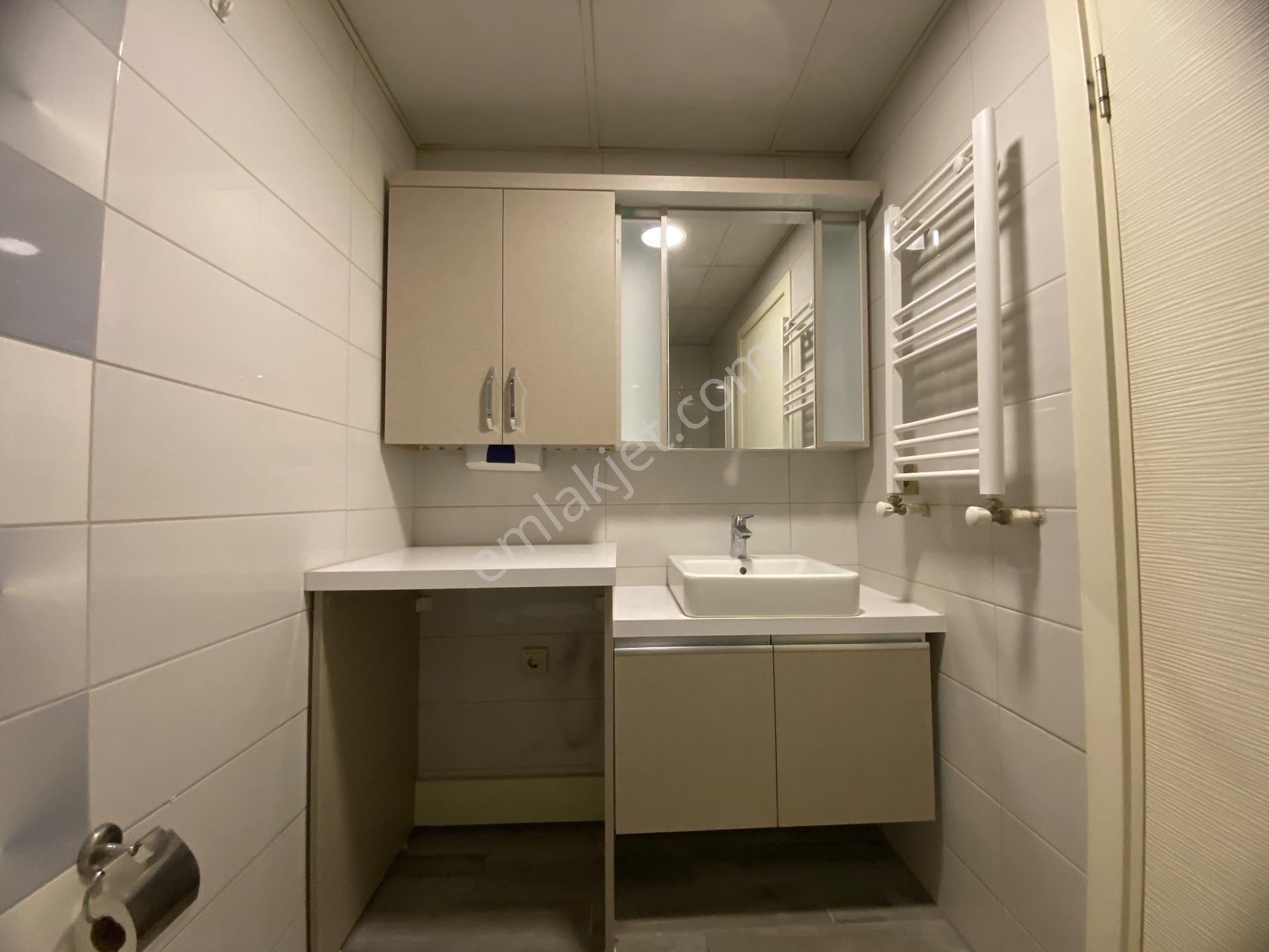 İzmir Bornova Süvari Caddesinde Kiralık Geniş 2+1 - Görsel 22
