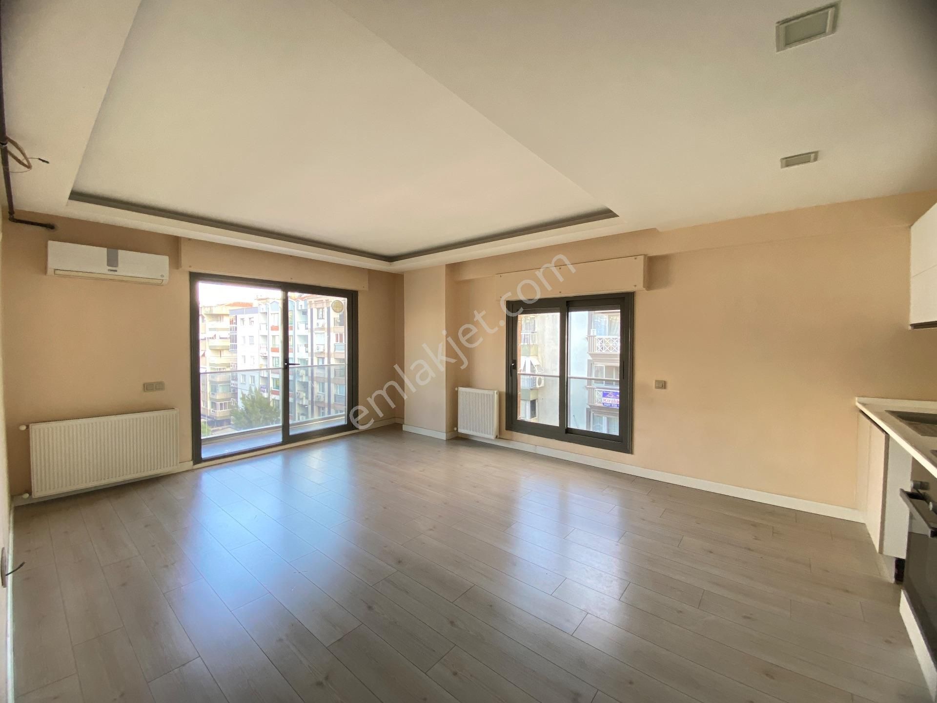 İzmir Bornova Süvari Caddesinde Kiralık Geniş 2+1 - Görsel 8
