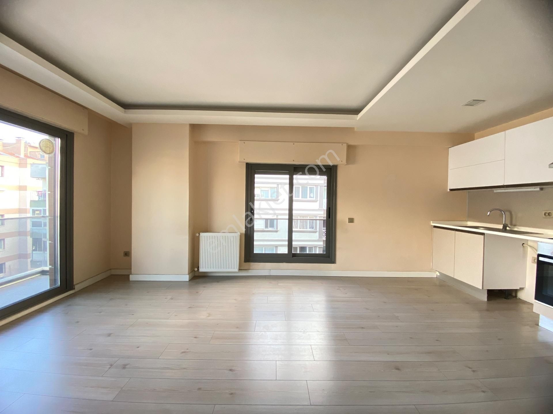 İzmir Bornova Süvari Caddesinde Kiralık Geniş 2+1 - Görsel 9