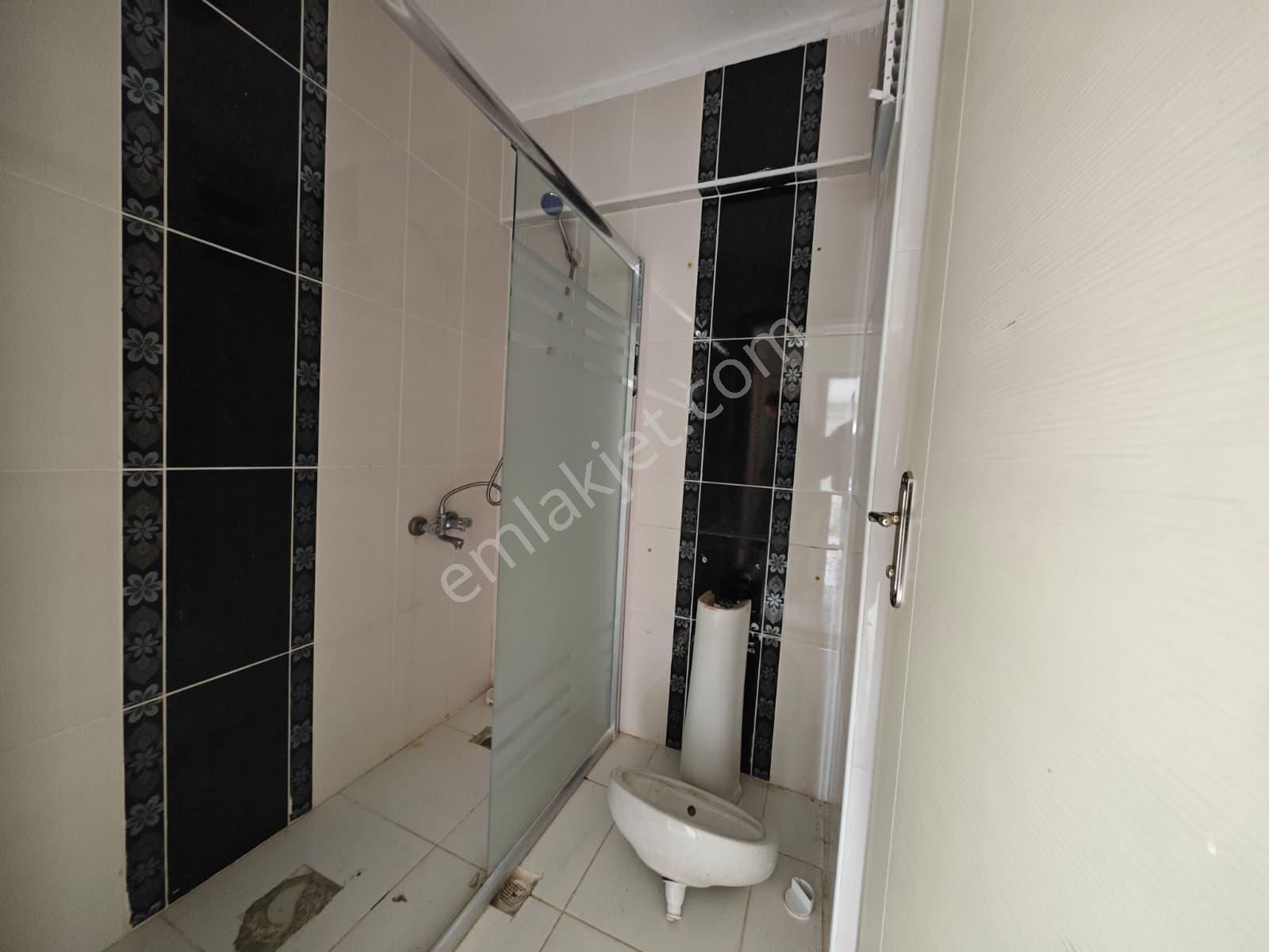 Beşikkaya Mahallesinde Asansörlü Manzaralı 3+1 Katta Satılık Daire !! - Görsel 21