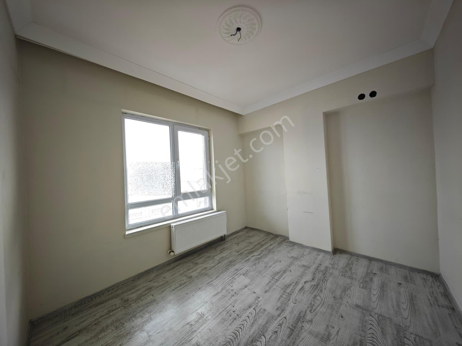 Beşikkaya Mahallesinde Asansörlü Manzaralı 3+1 Katta Satılık Daire !! - Görsel 16