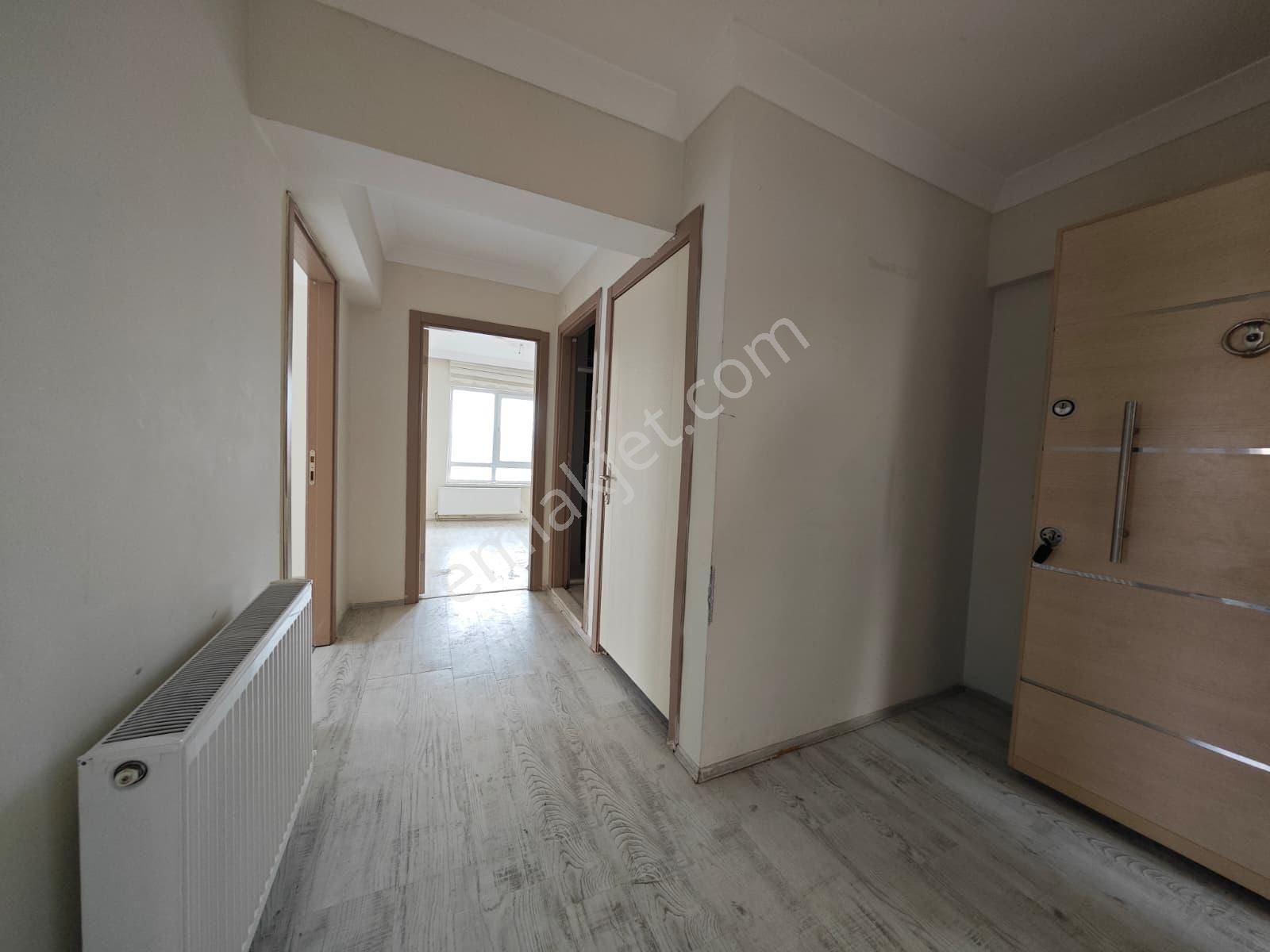 Beşikkaya Mahallesinde Asansörlü Manzaralı 3+1 Katta Satılık Daire !! - Görsel 19