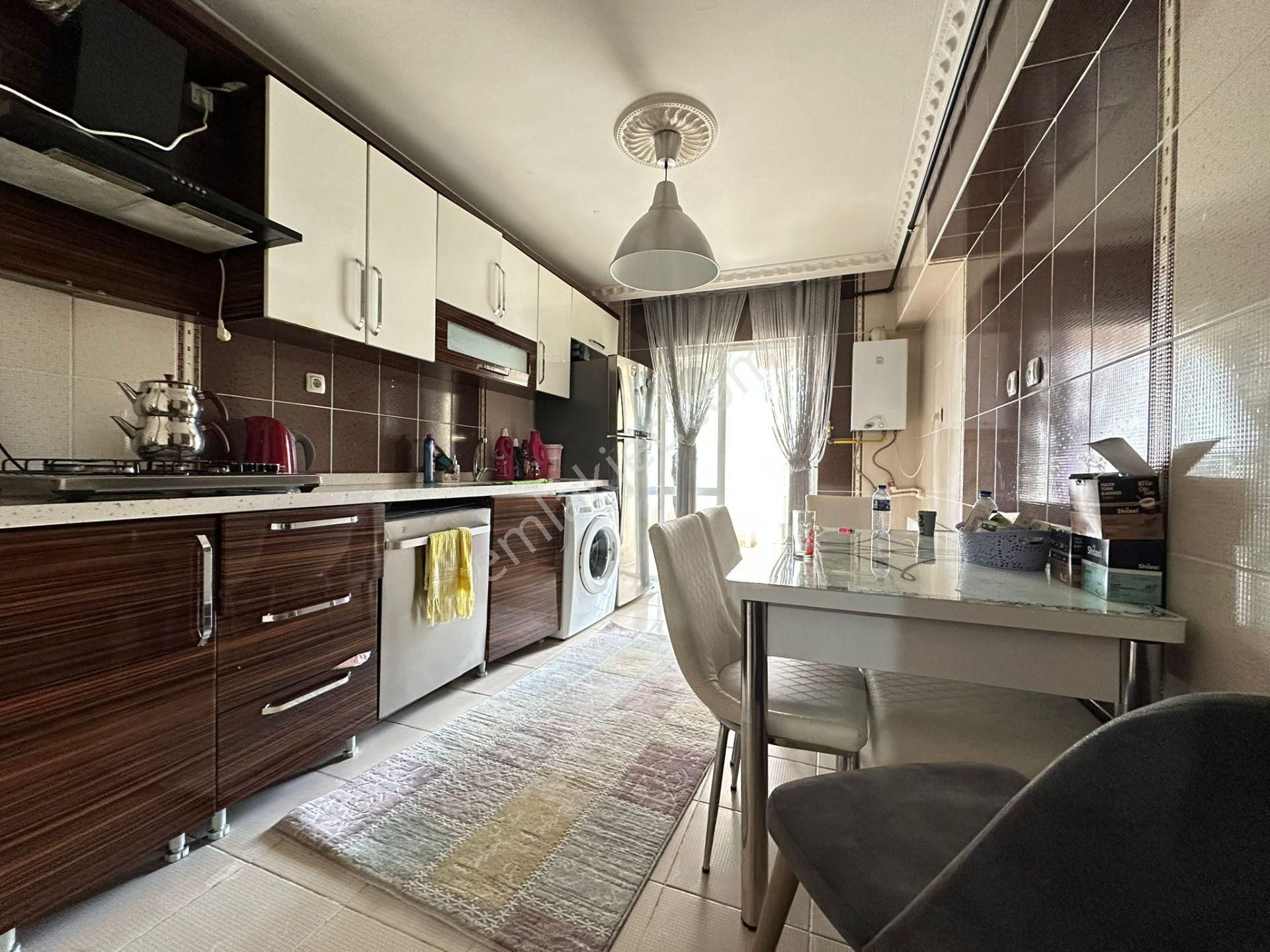 Kalecik Emlak'tan Karakol Yakını 3+1 Asansörlü Site Dairesi