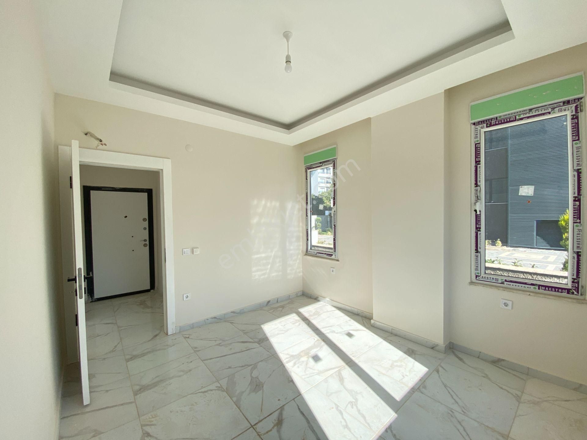 Alanya Oba Mahallesinde Havuzlu Sitede 1+1 Kiralık Daire - Görsel 16
