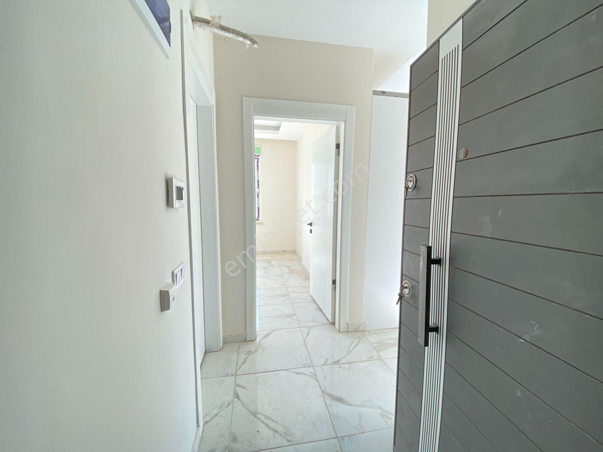 Alanya Oba Mahallesinde Havuzlu Sitede 1+1 Kiralık Daire - Görsel 3