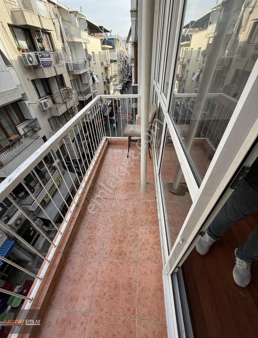 Karşıyaka Çarşı'da Kiralık 2+1 Arakat Daire - Görsel 3