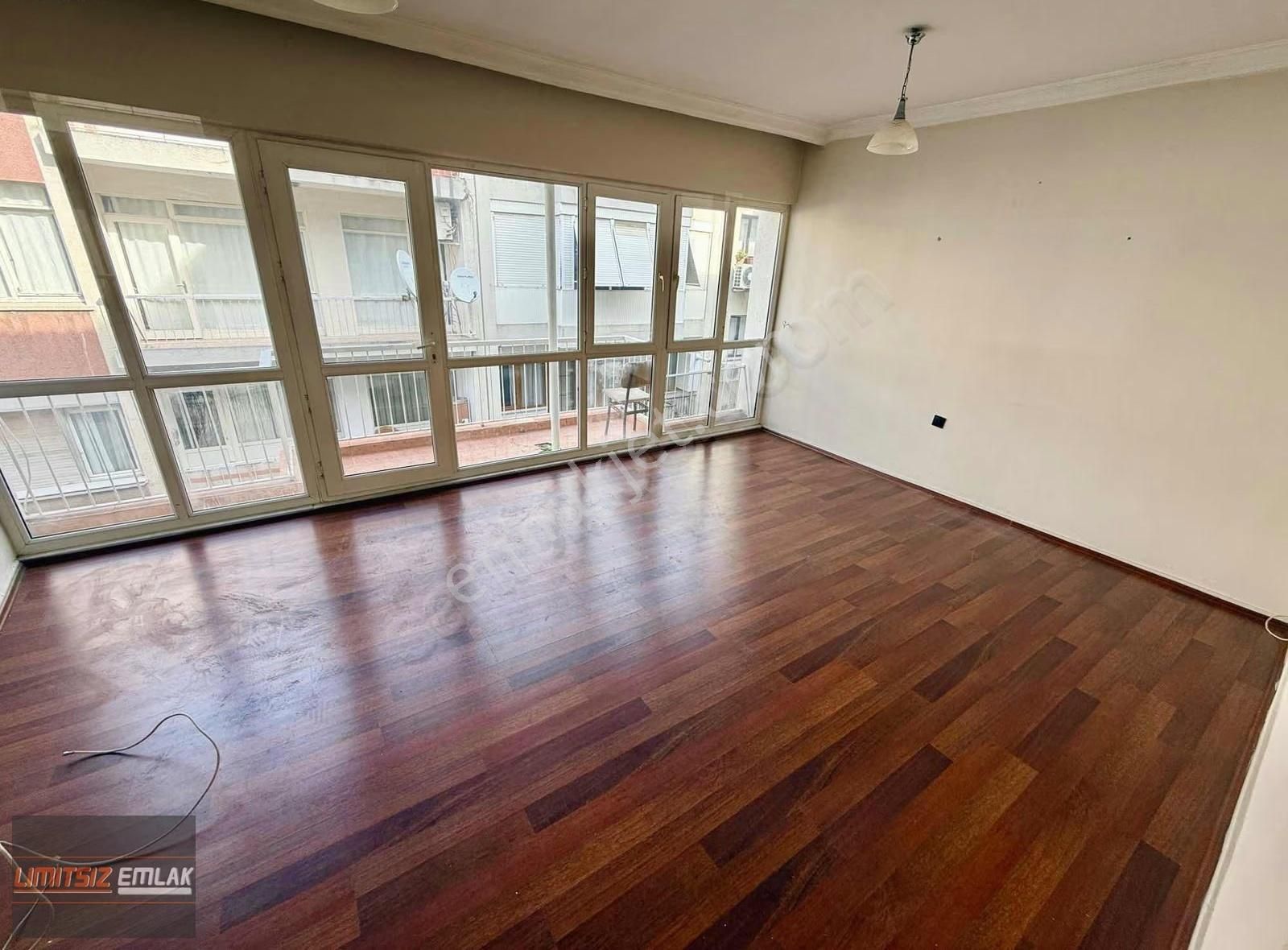 Karşıyaka Çarşı'da Kiralık 2+1 Arakat Daire - Görsel 11