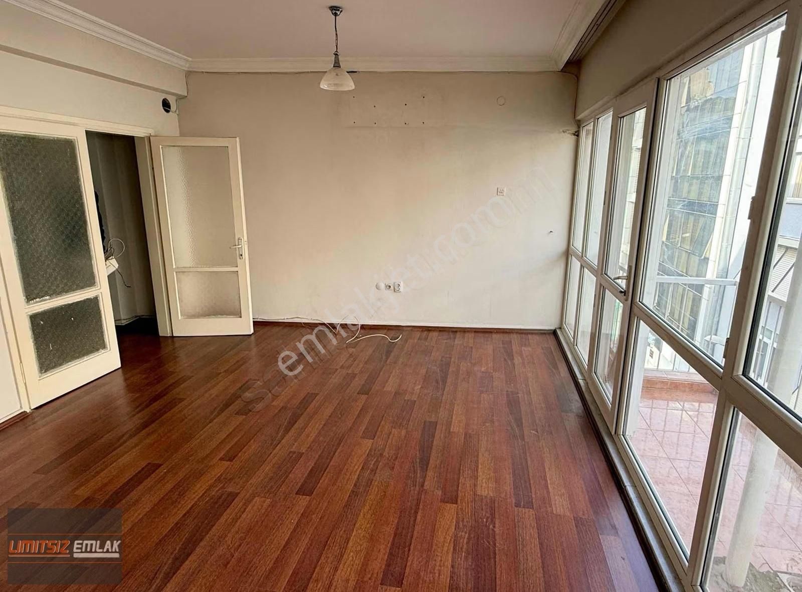 Karşıyaka Çarşı'da Kiralık 2+1 Arakat Daire - Görsel 19