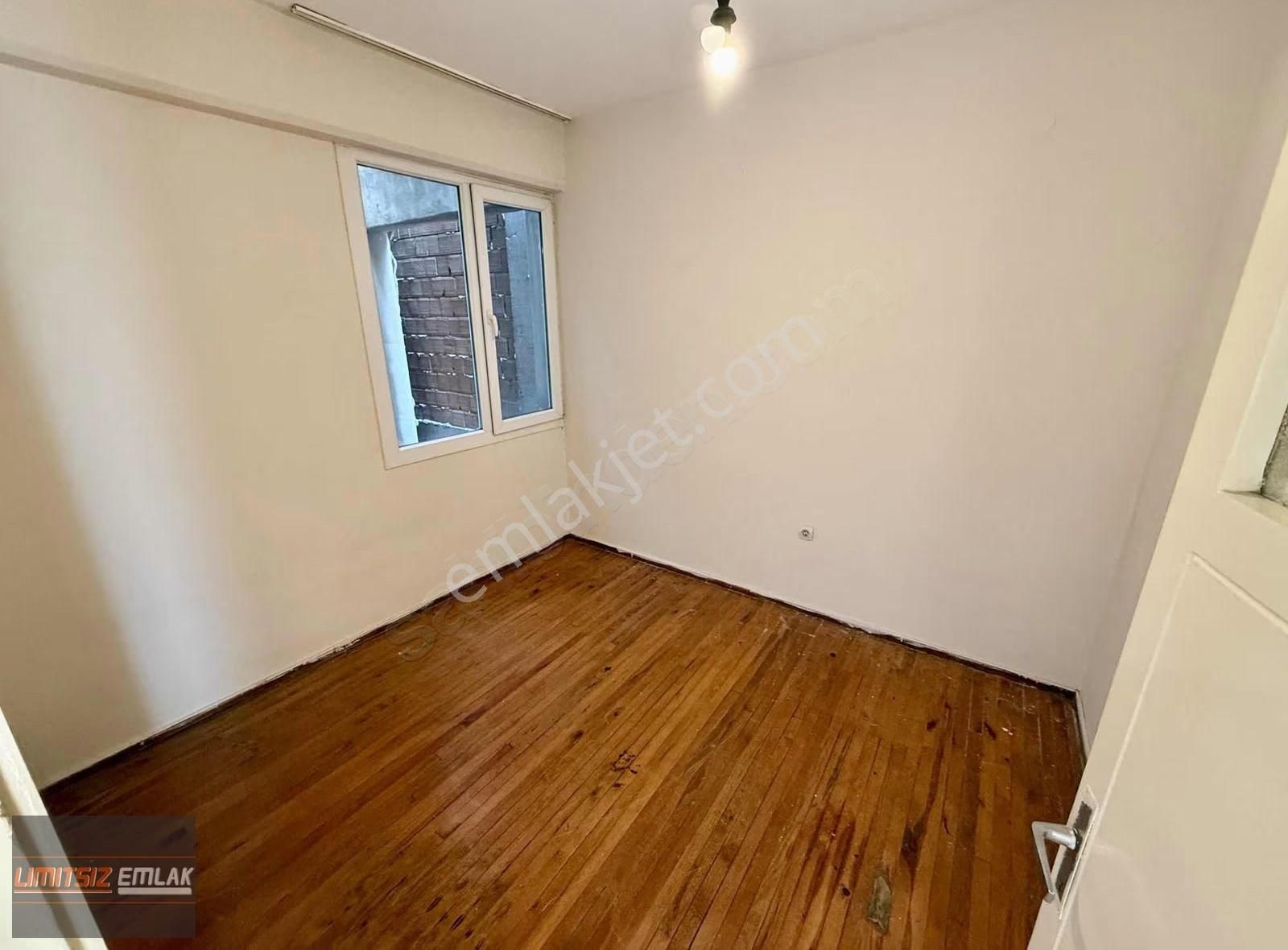 Karşıyaka Çarşı'da Kiralık 2+1 Arakat Daire - Görsel 8