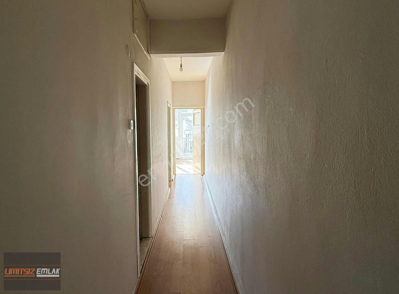 Karşıyaka Çarşı'da Kiralık 2+1 Arakat Daire - Görsel 23