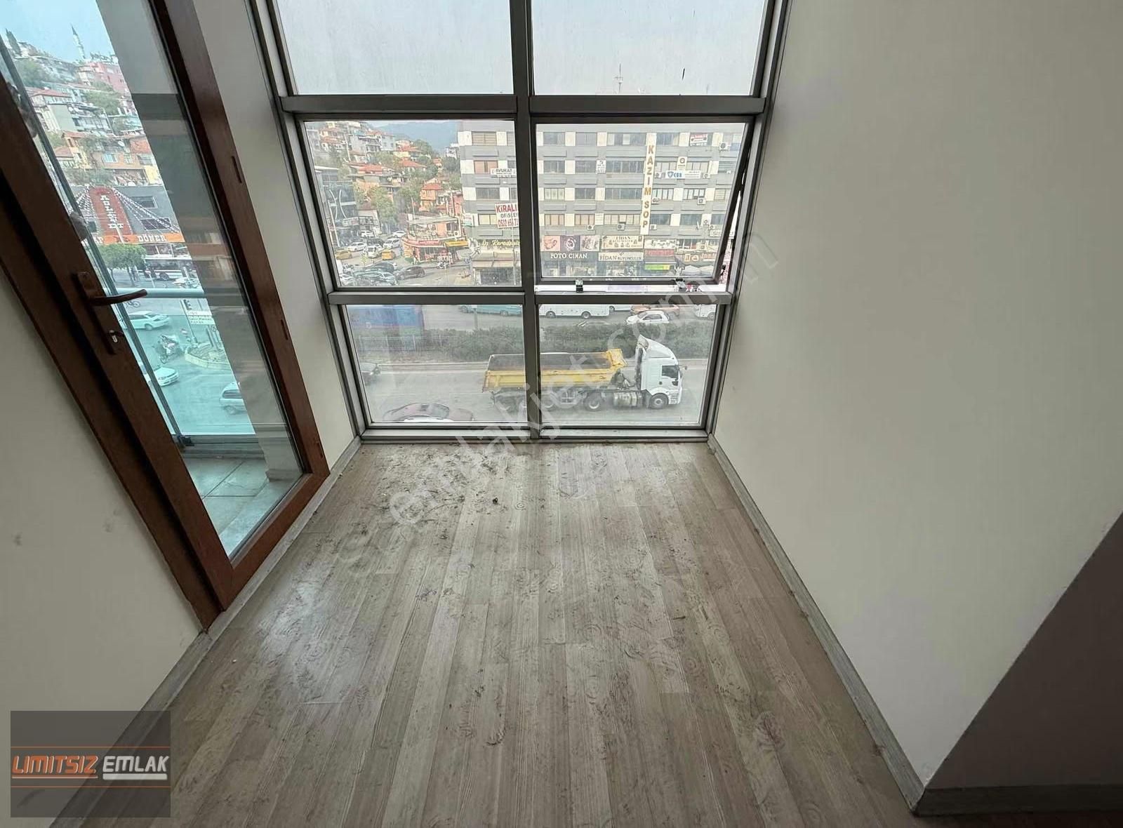 Şemikler'in Girişinde | 3+1 Kiralık | 125 M² | L İ M İ Tsiz Emlk - Görsel 10