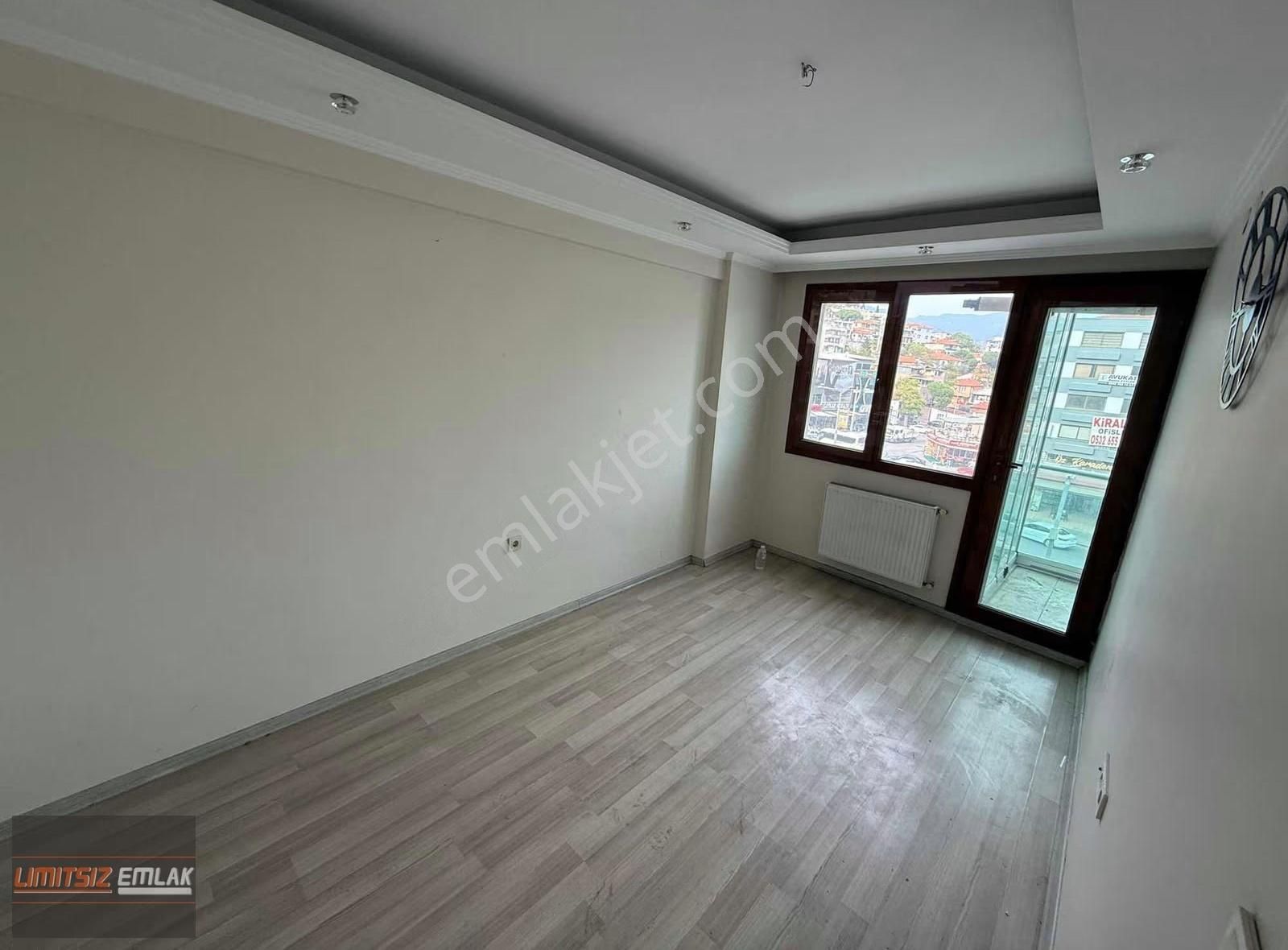 Şemikler'in Girişinde | 3+1 Kiralık | 125 M² | L İ M İ Tsiz Emlk - Görsel 15