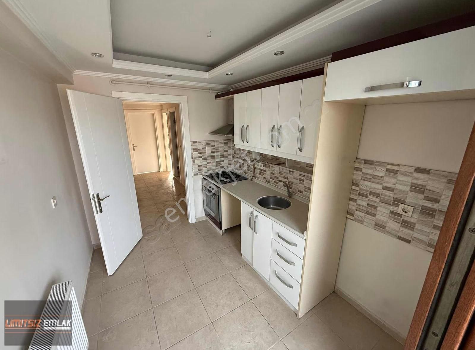 Şemikler'in Girişinde | 3+1 Kiralık | 125 M² | L İ M İ Tsiz Emlk - Görsel 22