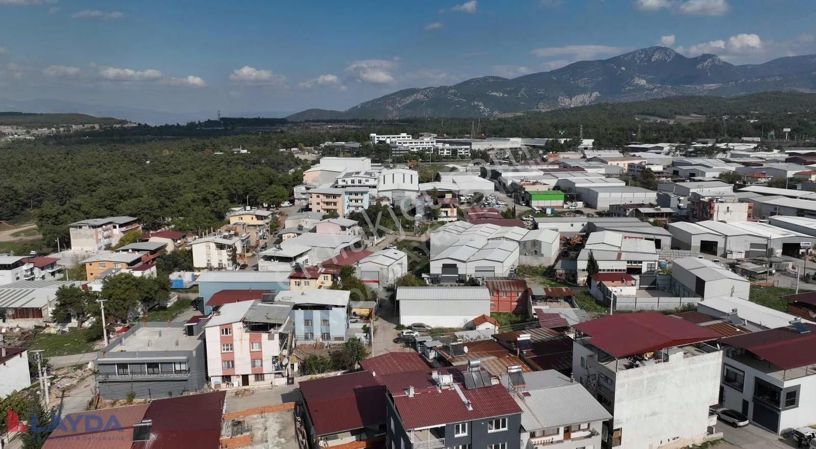 Layda'dan Buca Oldurukta Tek (müstakil) Tapulu Satılık Köşe Arsa