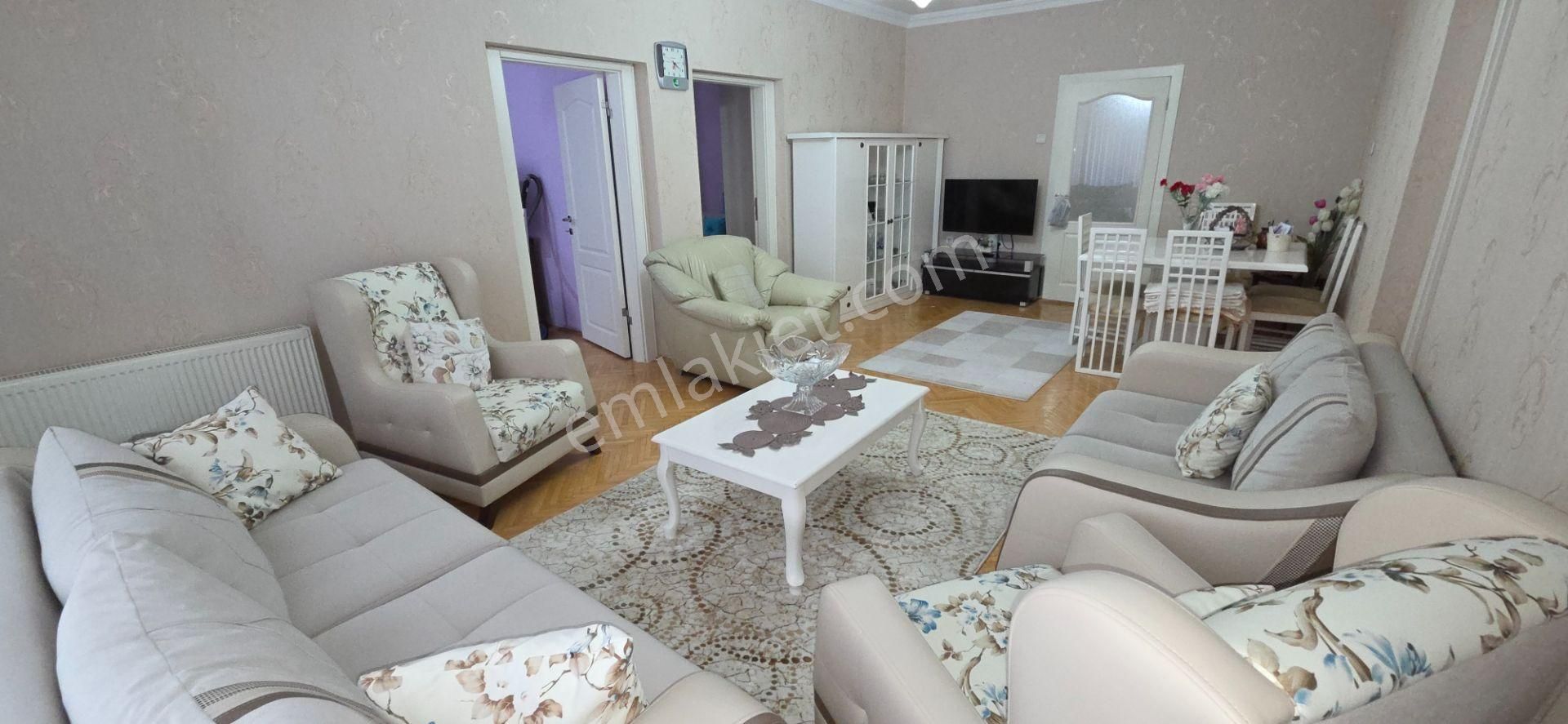 Kiralık, Möbleli, 3+1, Tıp Fak. Yakını, Demirlibahçe Ağaçlı Caddesinde, Kombili - Görsel 2