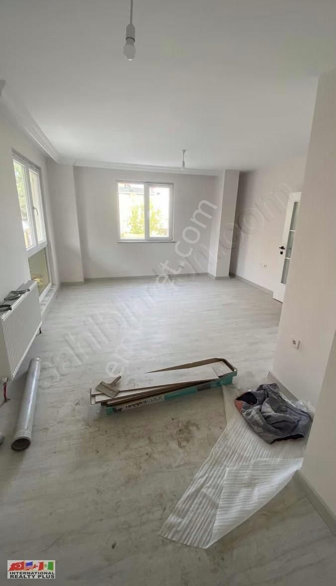 3+1 Kullanıma Hazır Geniş Mutfak Ve Salon