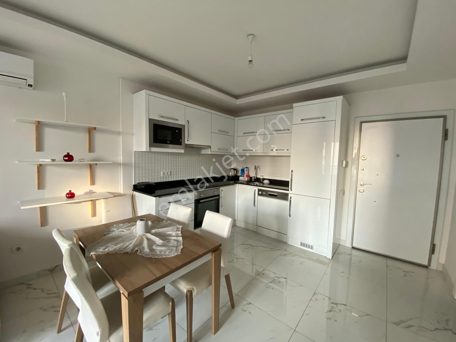 Alanya Mahmutlarda Full Aktiviteli Kompleks İçerisinde Denize400m Mesafede Satılık 1+1 Eşyalı Daire - Görsel 15