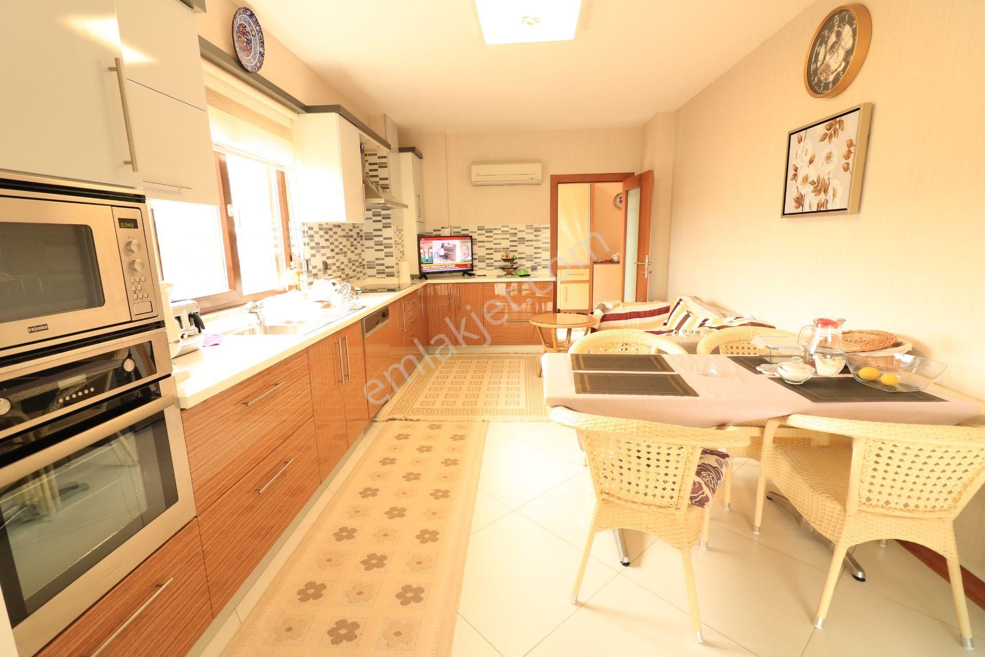 Yasin Kuzu'dan Yalınlı'da Satılık Müstakil 7+1 Villa - Görsel 17