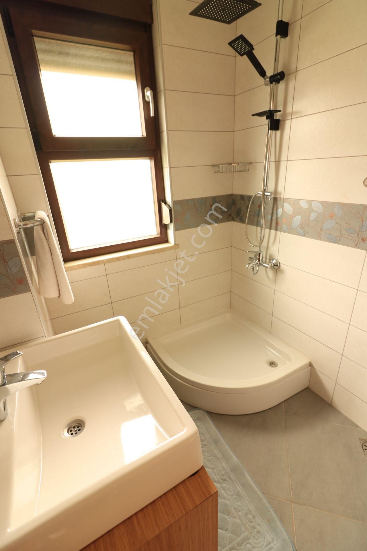 Yasin Kuzu'dan Yalınlı'da Satılık Müstakil 7+1 Villa - Görsel 13