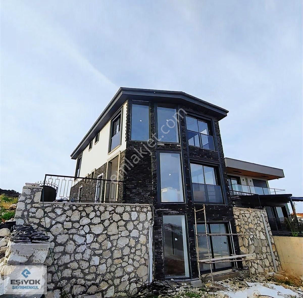 İzmir Karaburunda Üç Katlı Ful Deniz Manzaralı Satılık Villa - Görsel 14