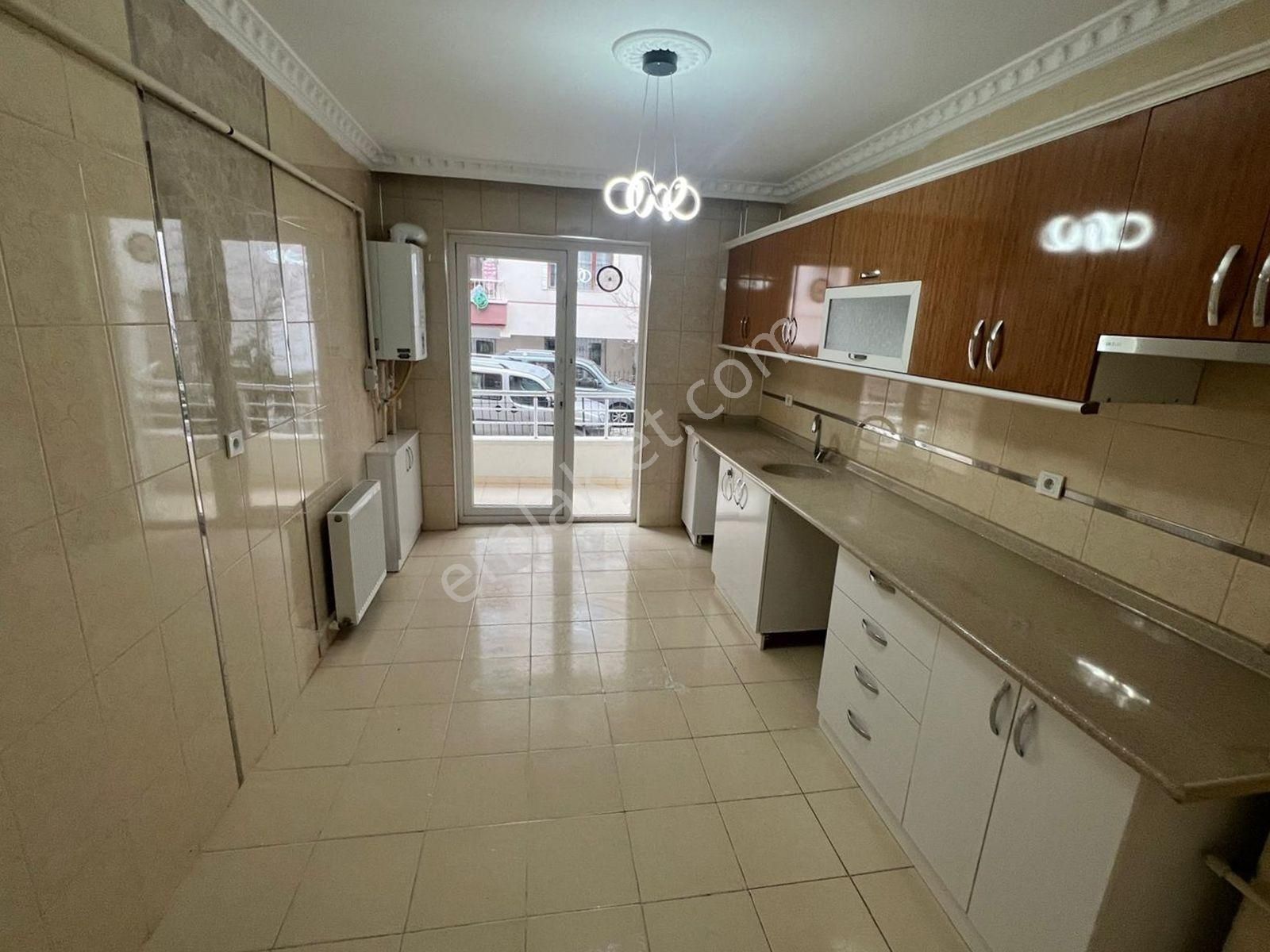 Kanuni Mahallesi'nde Teras Balkonlu 3+1 Daire!