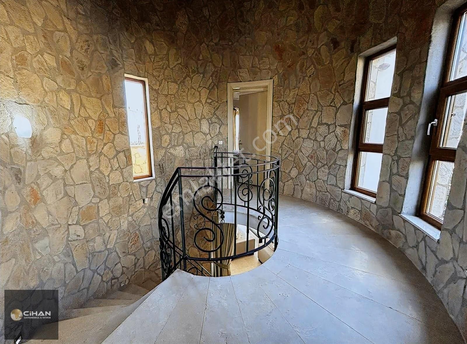 Kuşadası Soğucakta Full Deniz Manzaralı Satılık Müstakil Villa - Görsel 2