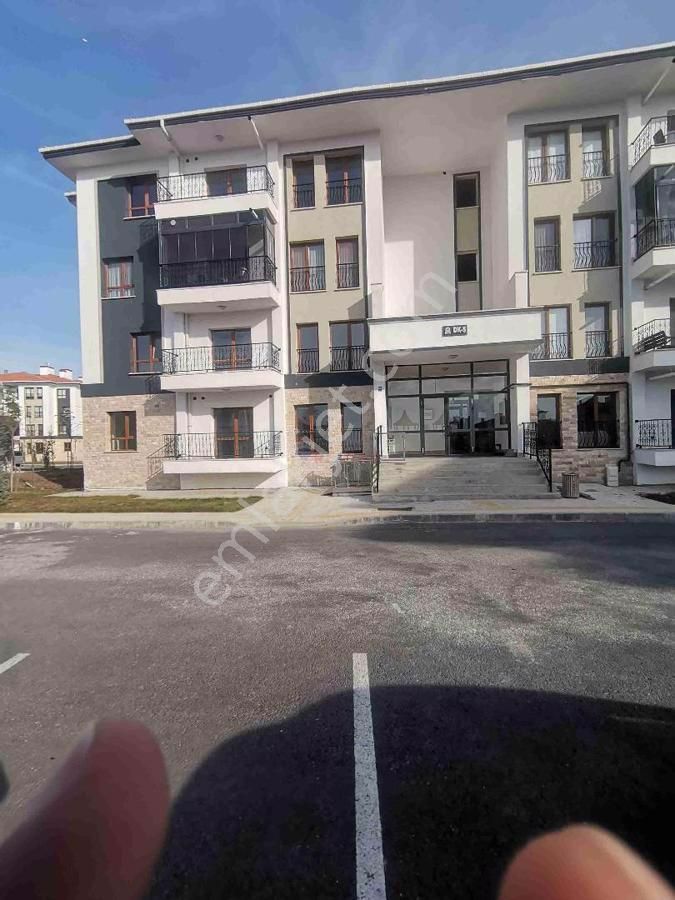 Remax Land Den Kemalettin Toki De Kiralık 2+1 Ara Kat Daire