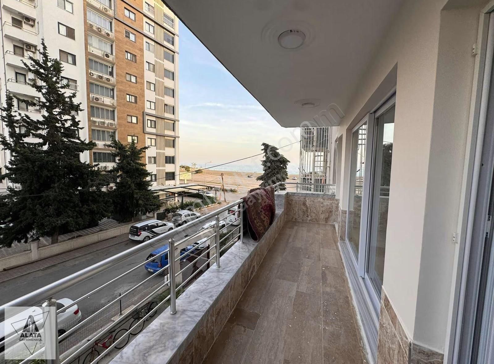 Denize Sıfır Manzaralı Çok Geniş Oturum İçi Yapılı - Görsel 12