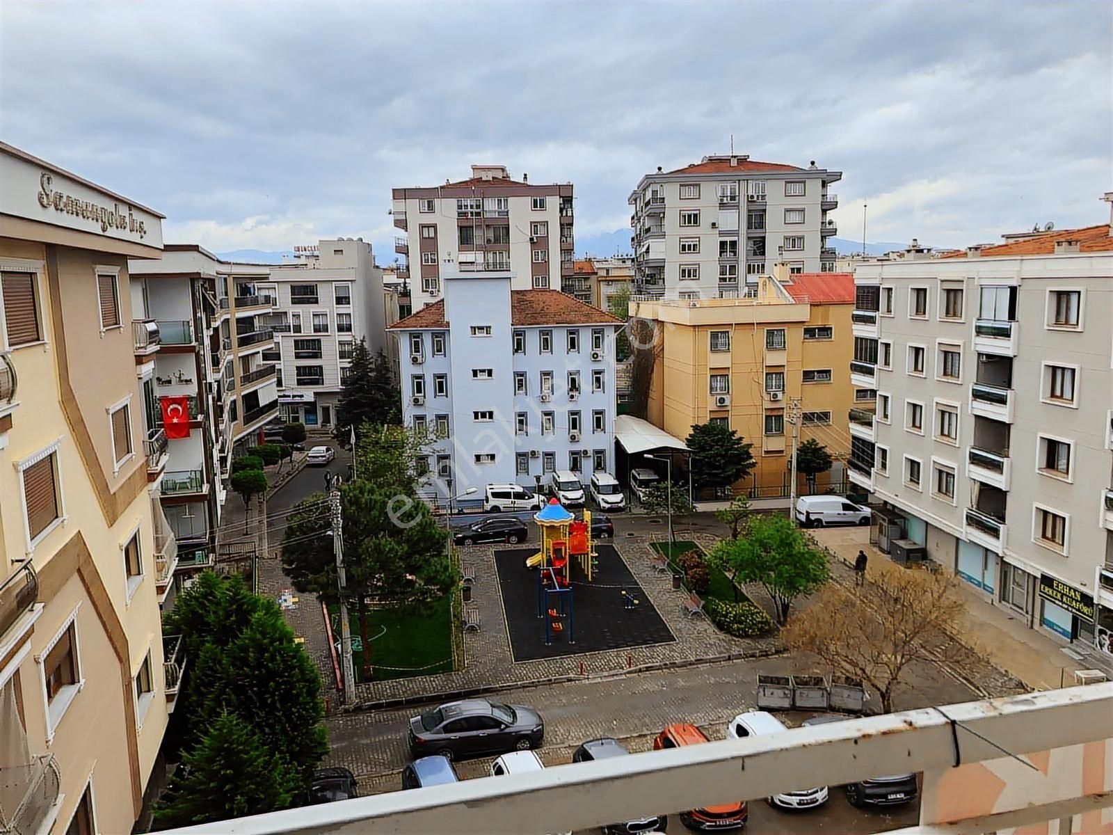 Karşıyaka Dedebaşı Satılık 3+1 Geniş Daire - Görsel 2