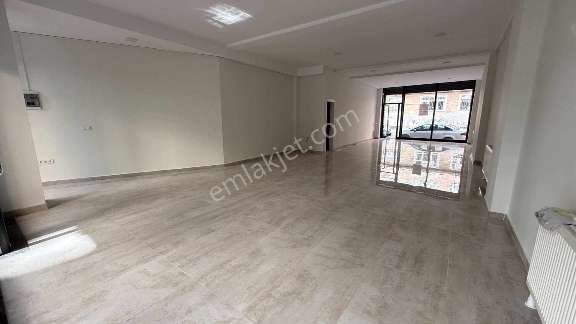 Emlak Uzmanı'ndan Yenidoğan'da Yeni Bina'da Masrafsız Düz Giriş Geniş Ferah Satılık Dükkan