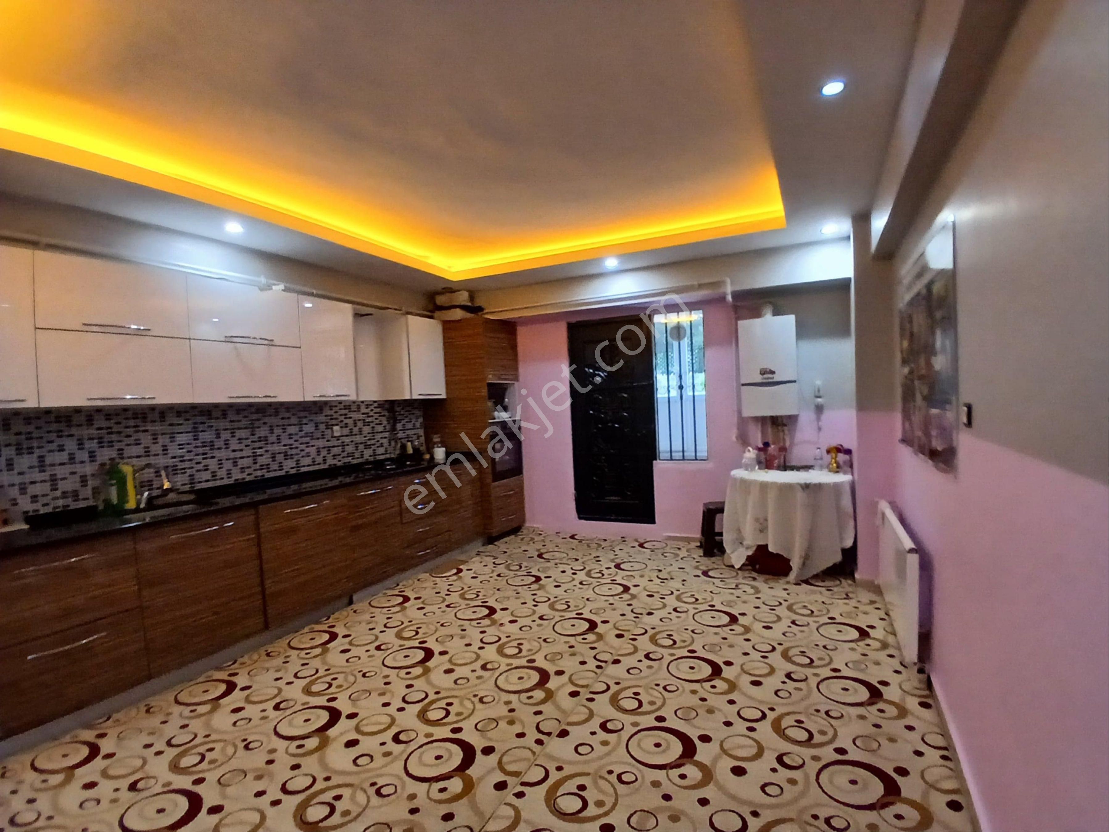 Akev Gayrimenkul'den Karaköprü Akpiyarda Giriş Kat 4+1 Daire