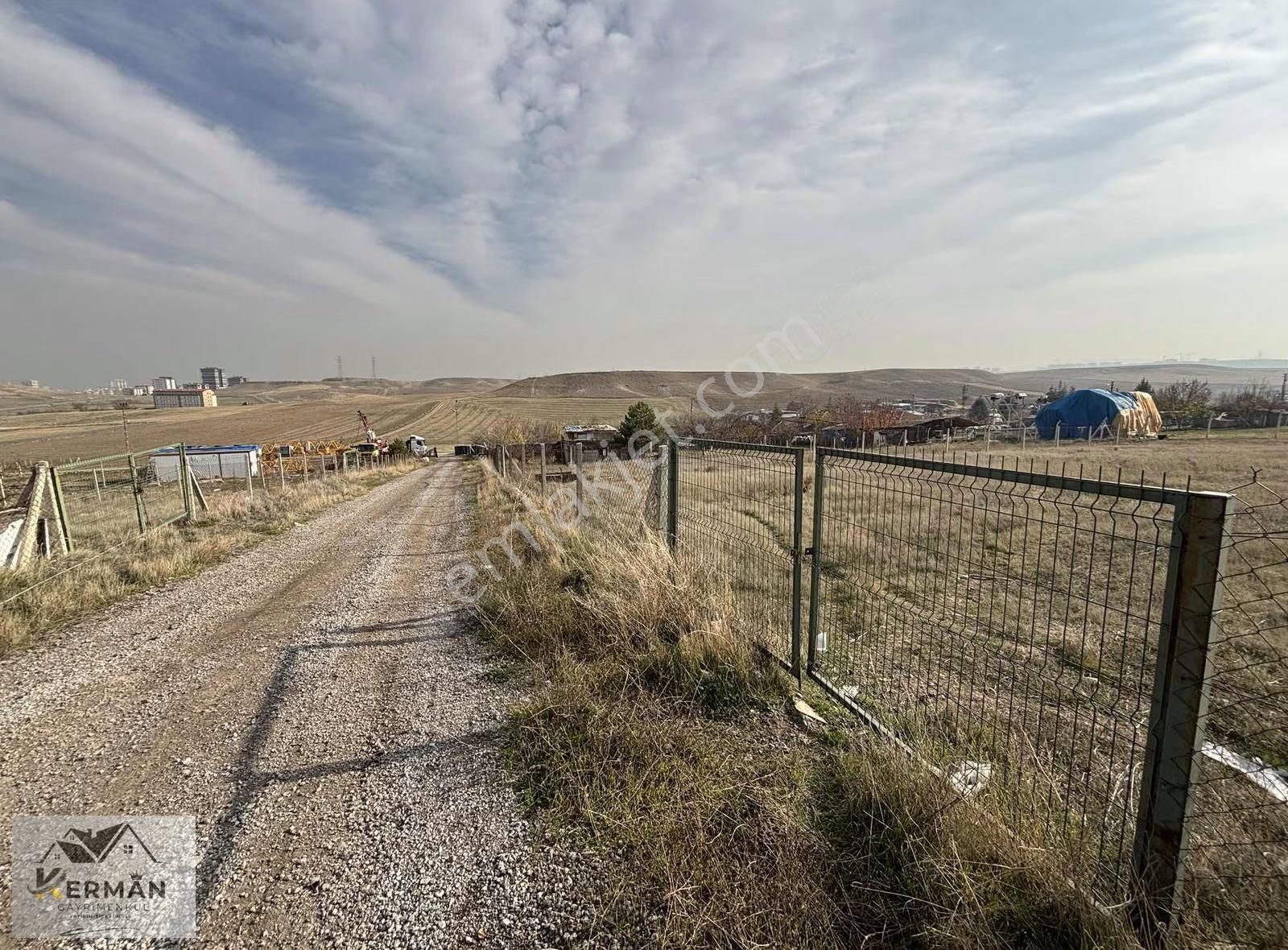 Kerman'dan Yenicimşit'te Kiralık 1000 M2 Tarla - Görsel 19