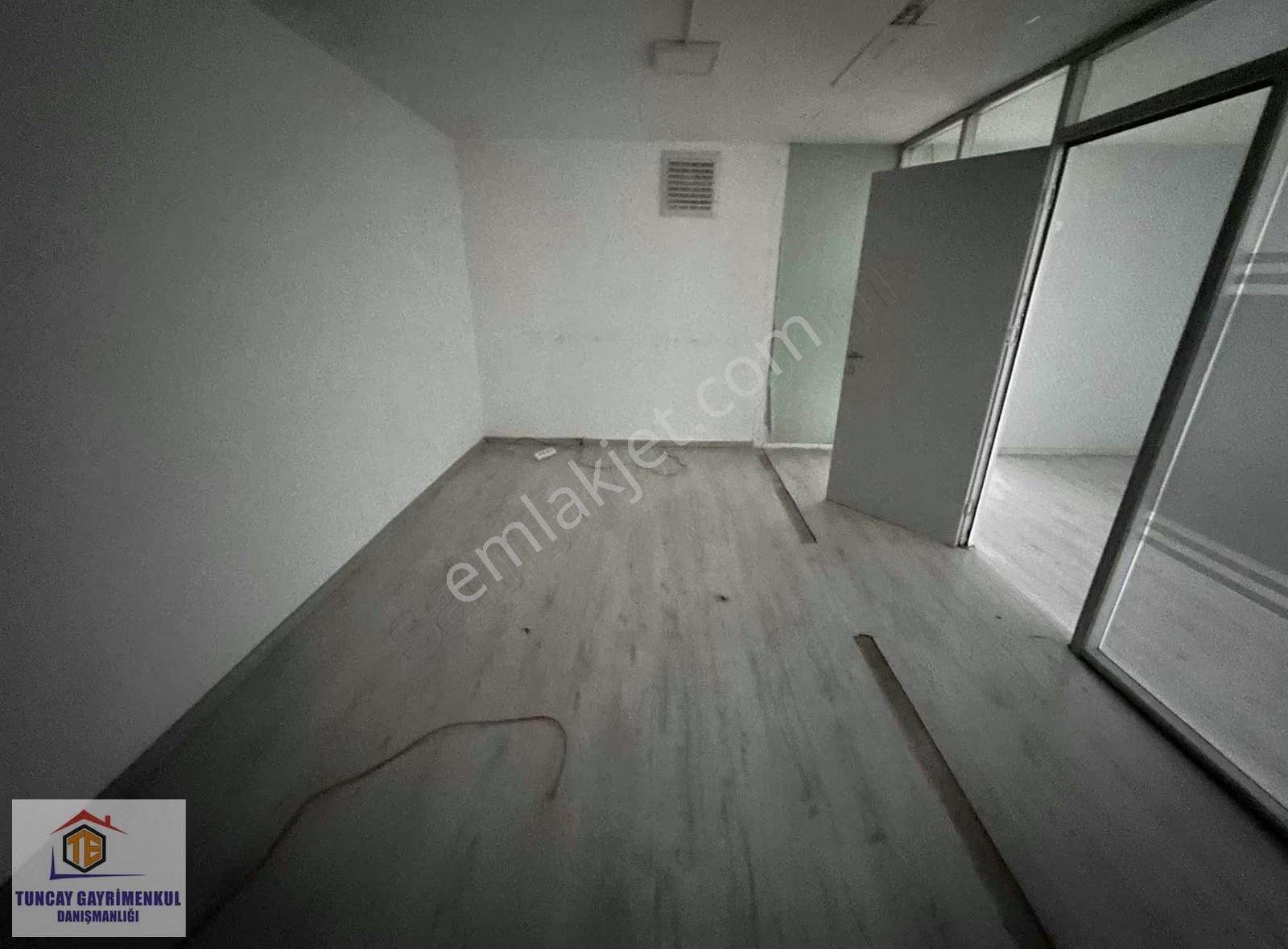 Mahmutbey Caddesi Asma Katlı 350 M² Kiralık Dükkan Mağaza - Görsel 20