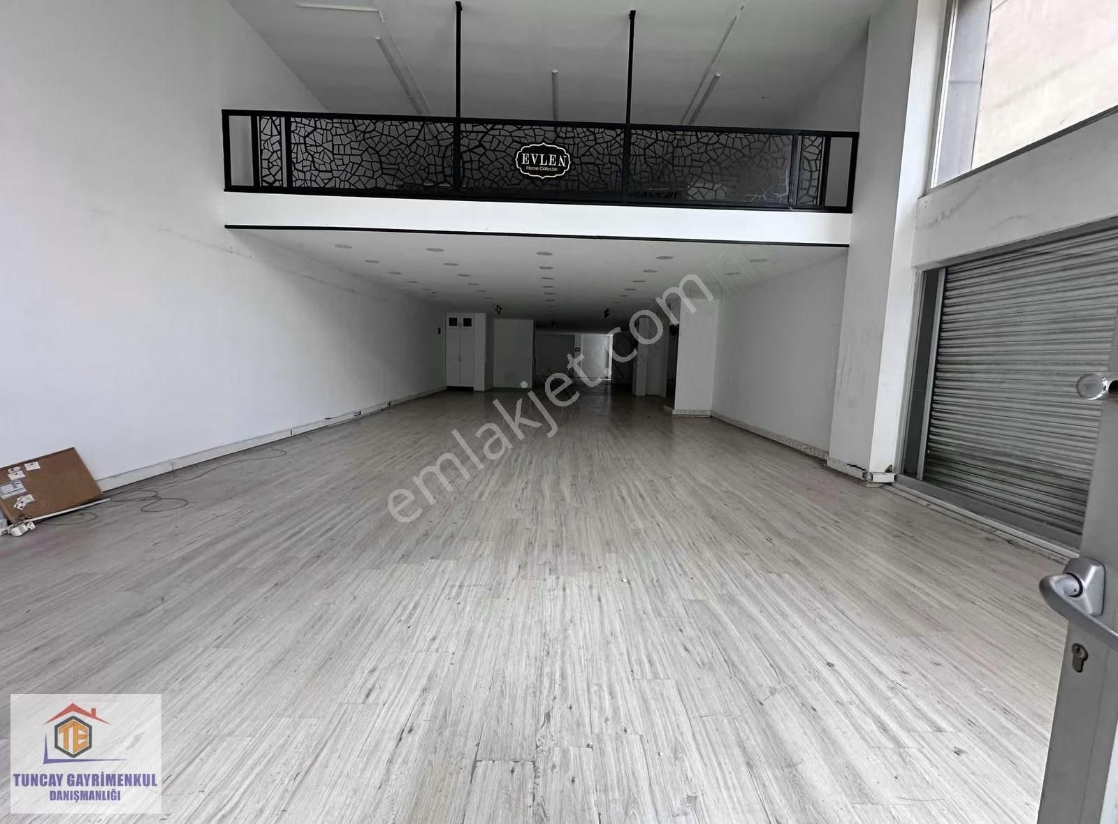 Mahmutbey Caddesi Asma Katlı 350 M² Kiralık Dükkan Mağaza